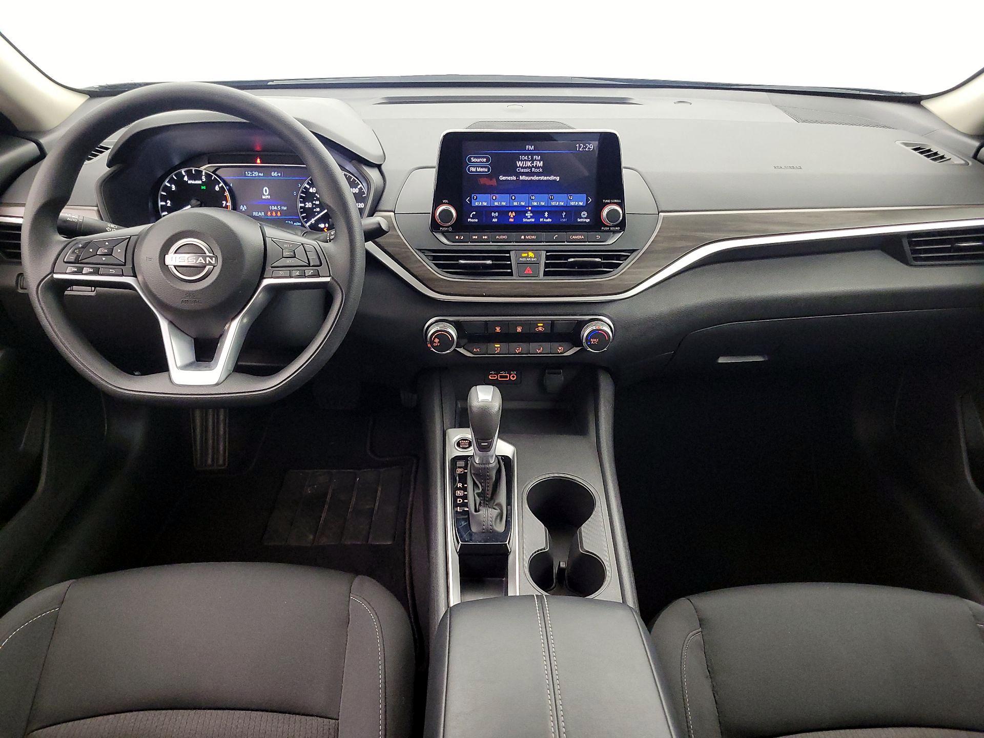 Thumbnail: 2025 Nissan Altima - 9