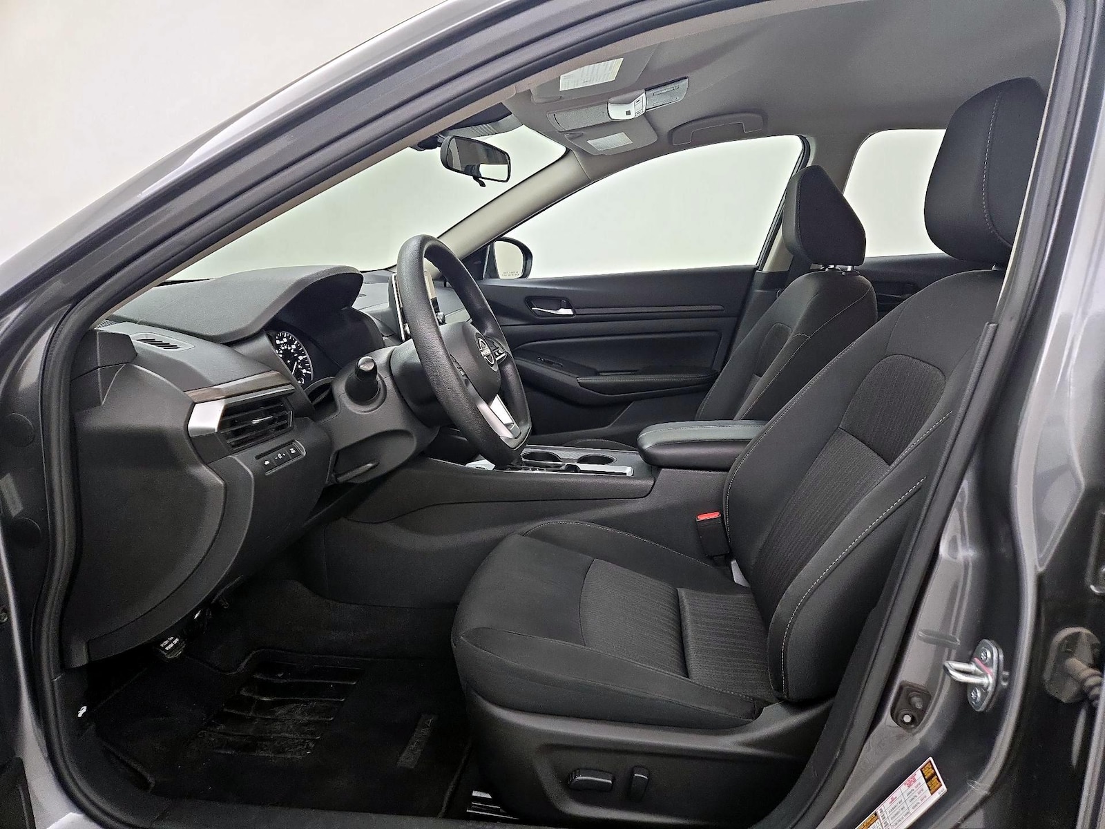 2025 Nissan Altima SV - Photo 12