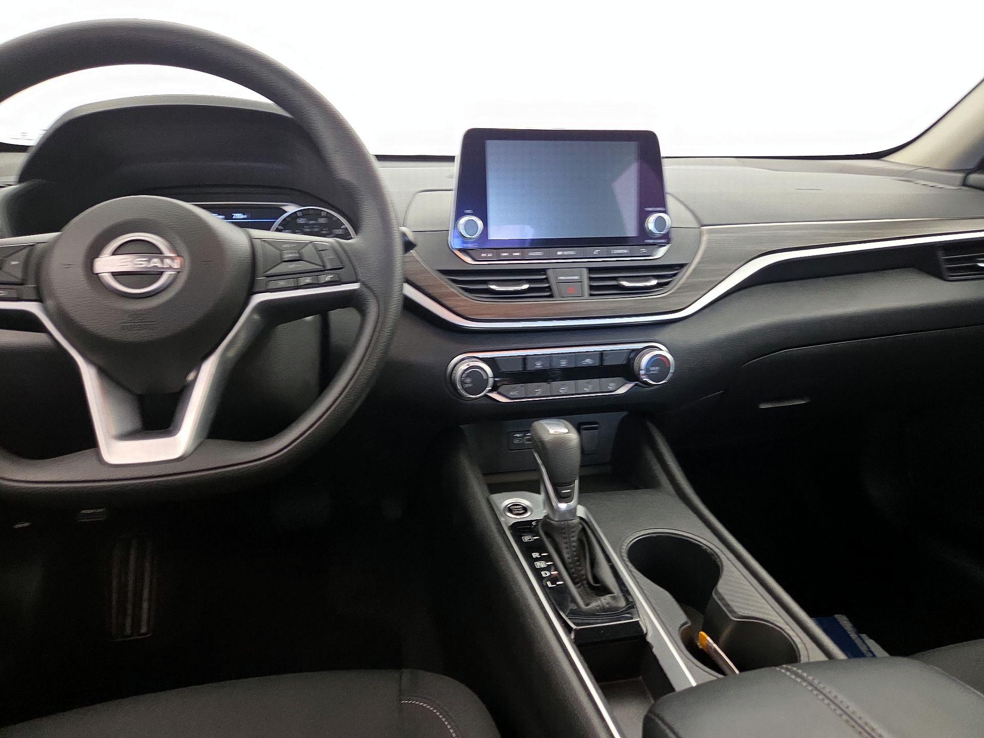 Thumbnail: 2025 Nissan Altima - 9