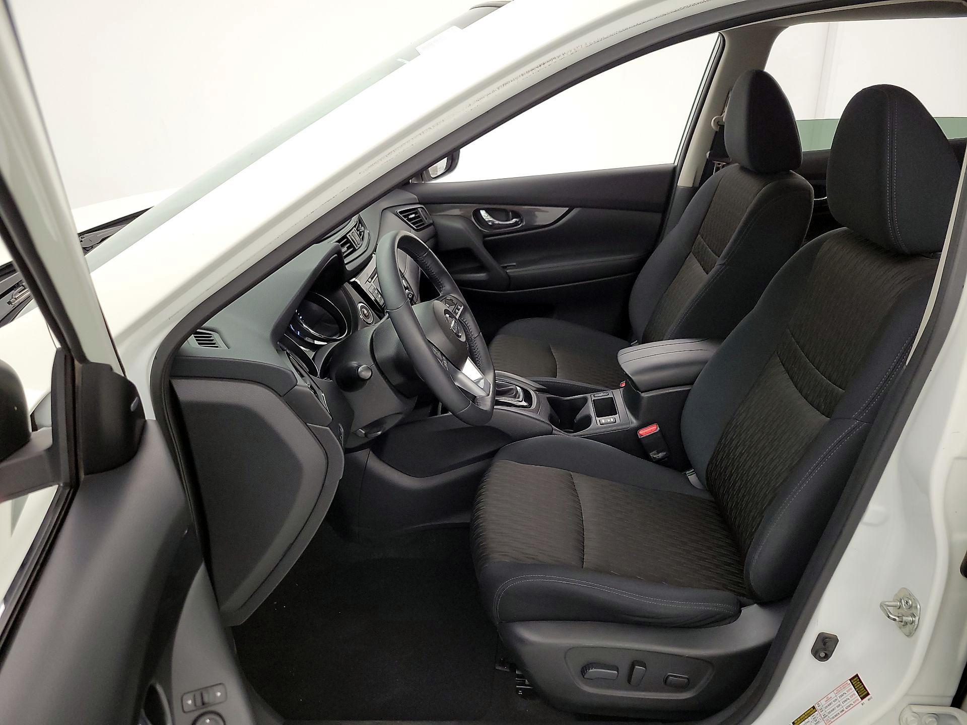 Thumbnail: 2017 Nissan Rogue - 11