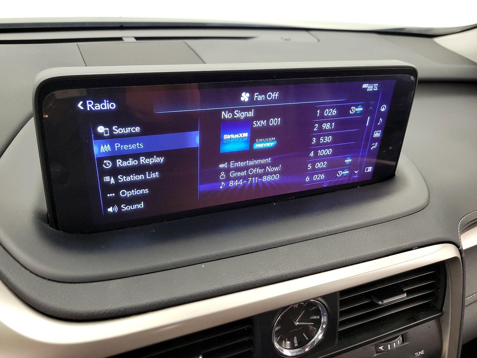2022 Lexus RX 350 - Photo 17