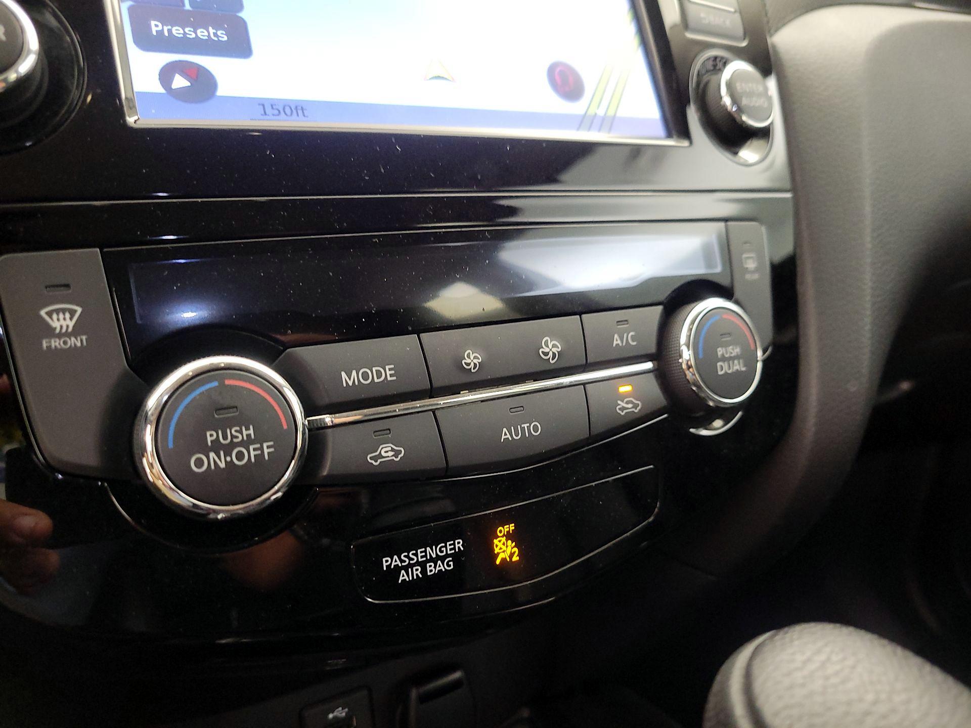 Thumbnail: 2016 Nissan Rogue - 17