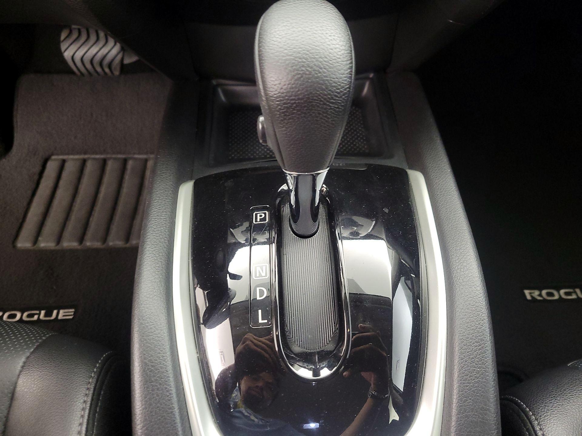 Thumbnail: 2016 Nissan Rogue - 18
