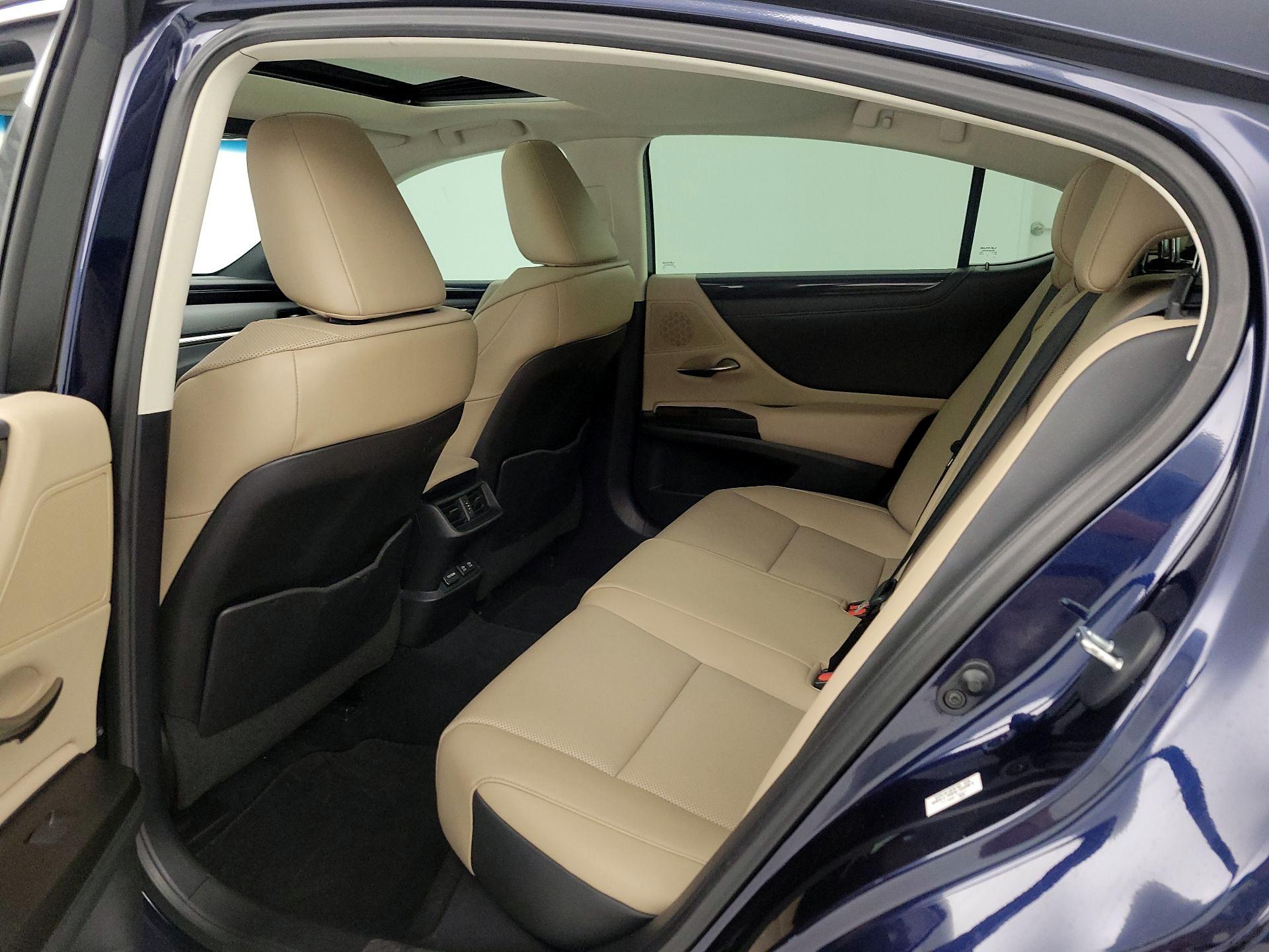 Thumbnail: 2020 Lexus ES - 20