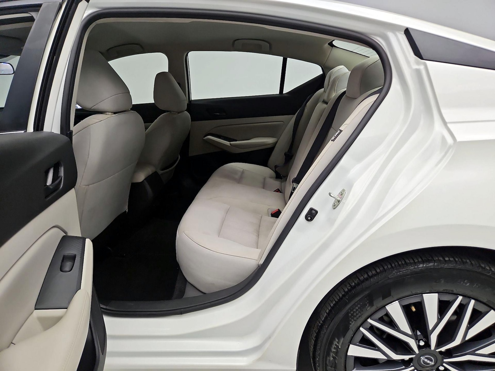 2025 Nissan Altima SV - Photo 20