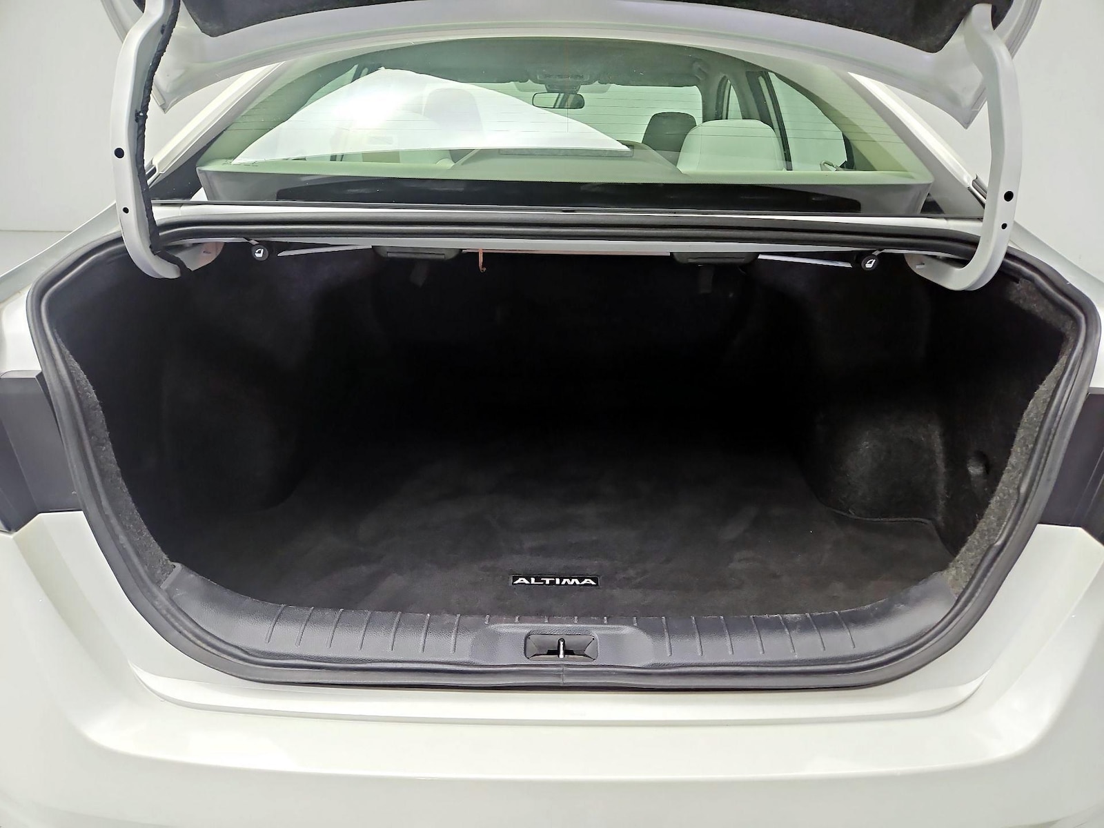 2025 Nissan Altima SV - Photo 21