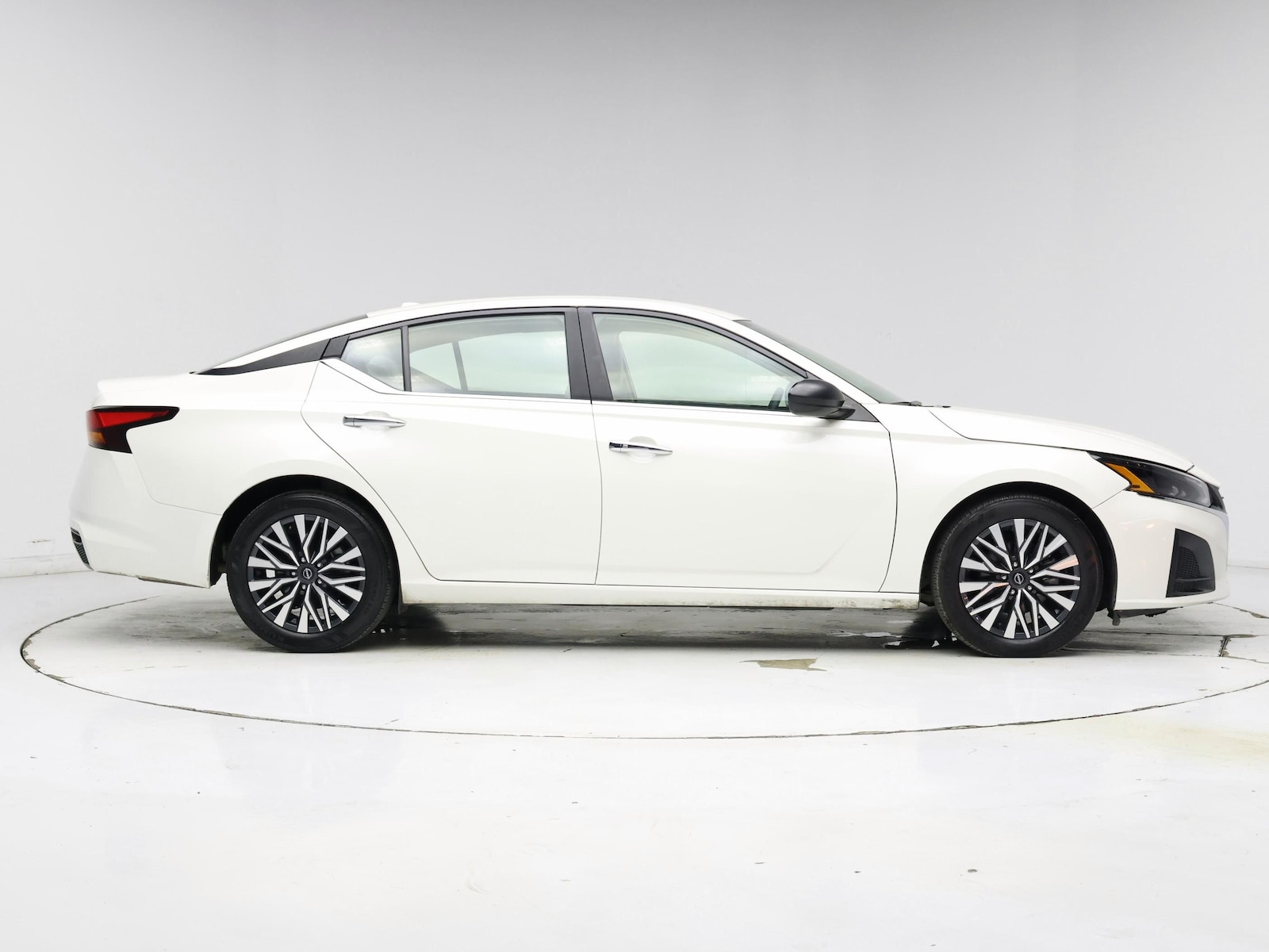 2025 Nissan Altima SV - Photo 8