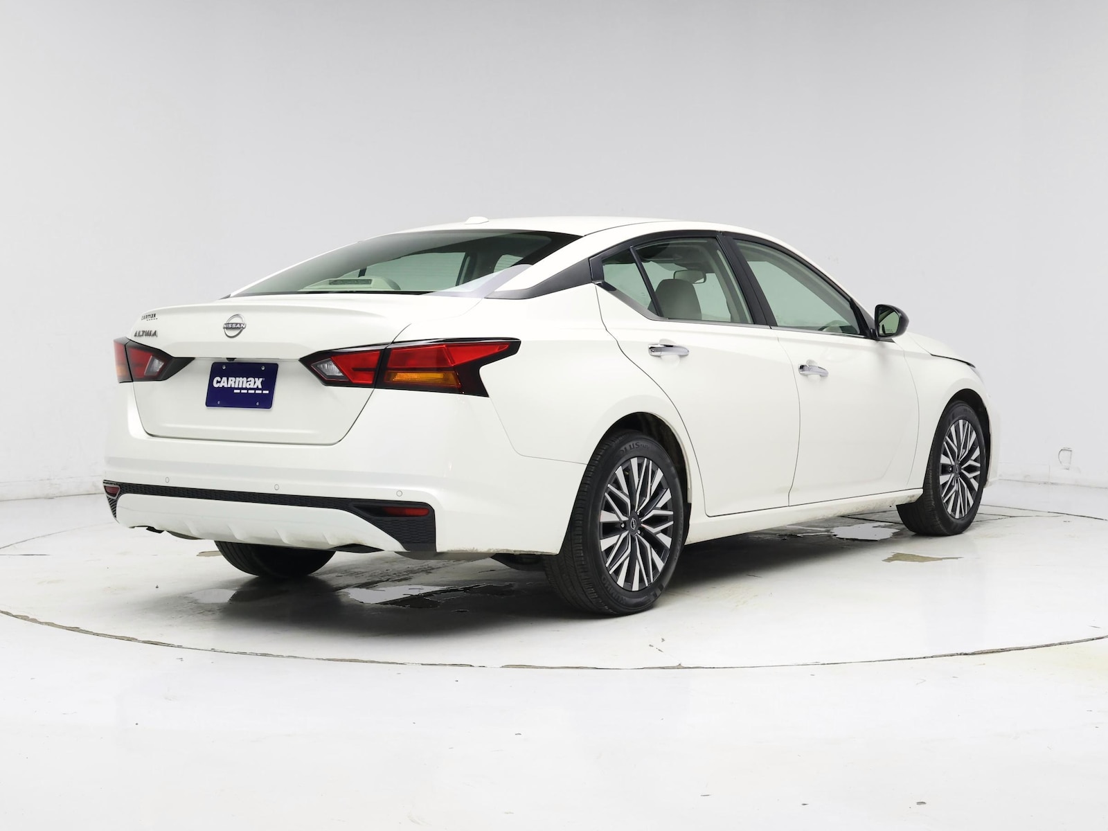 2025 Nissan Altima SV - Photo 9