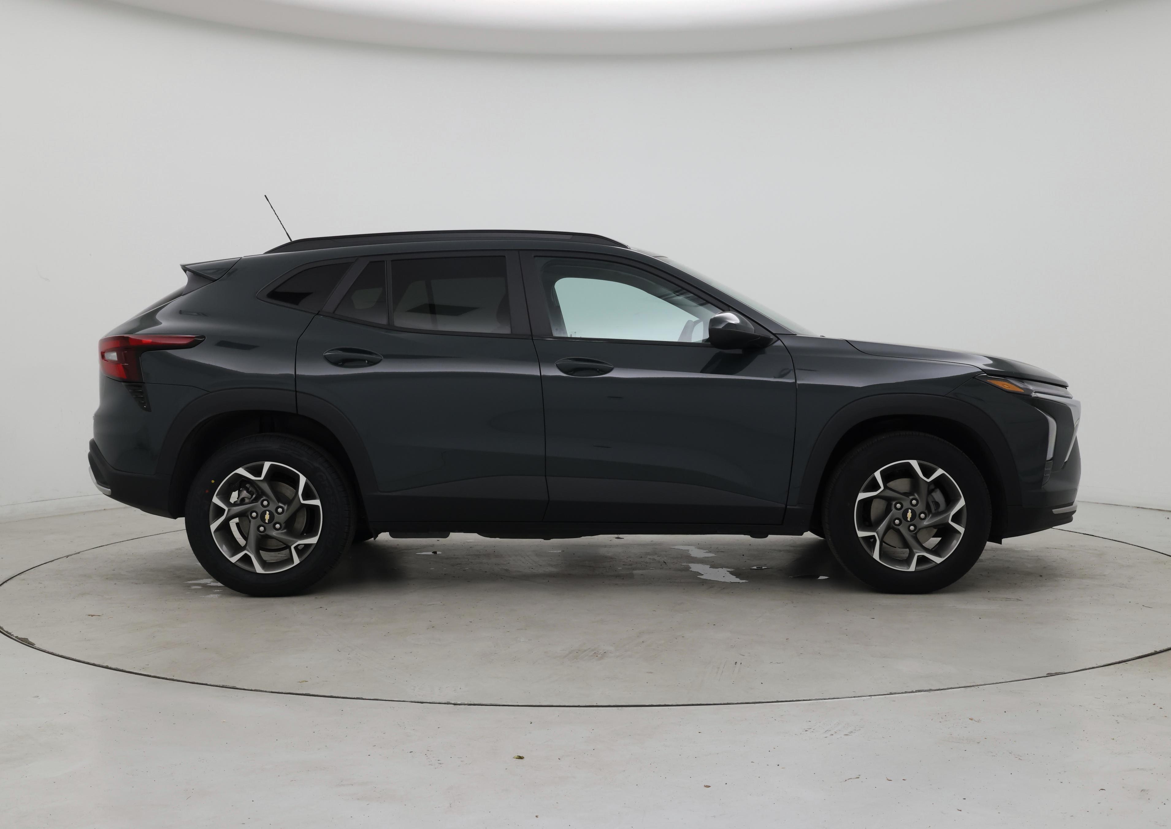 Thumbnail: 2025 Chevrolet Trax - 7