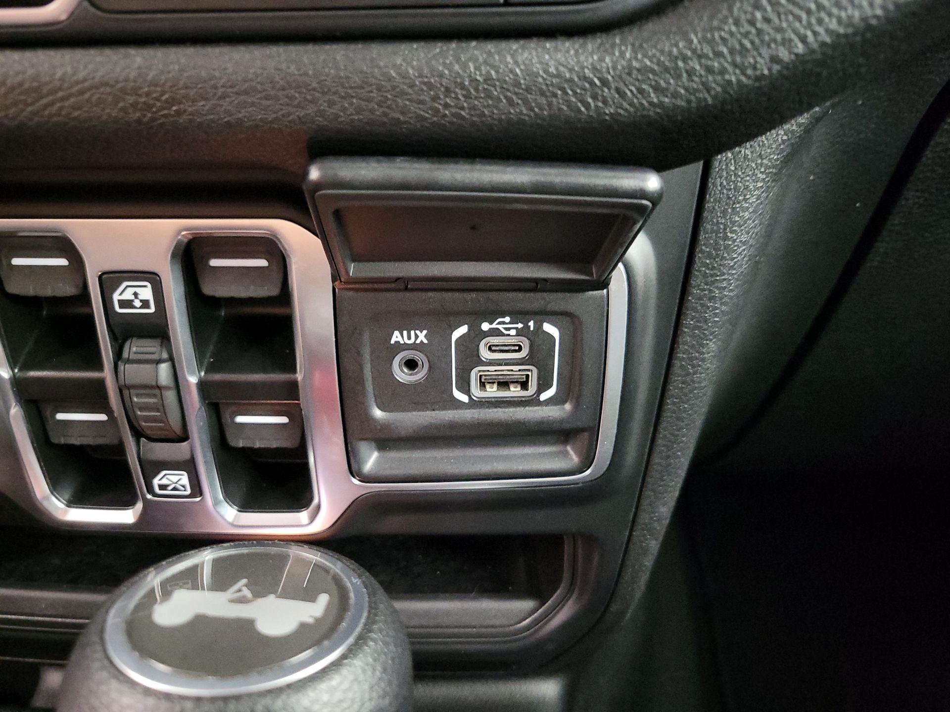 Thumbnail: 2025 Jeep Wrangler - 18