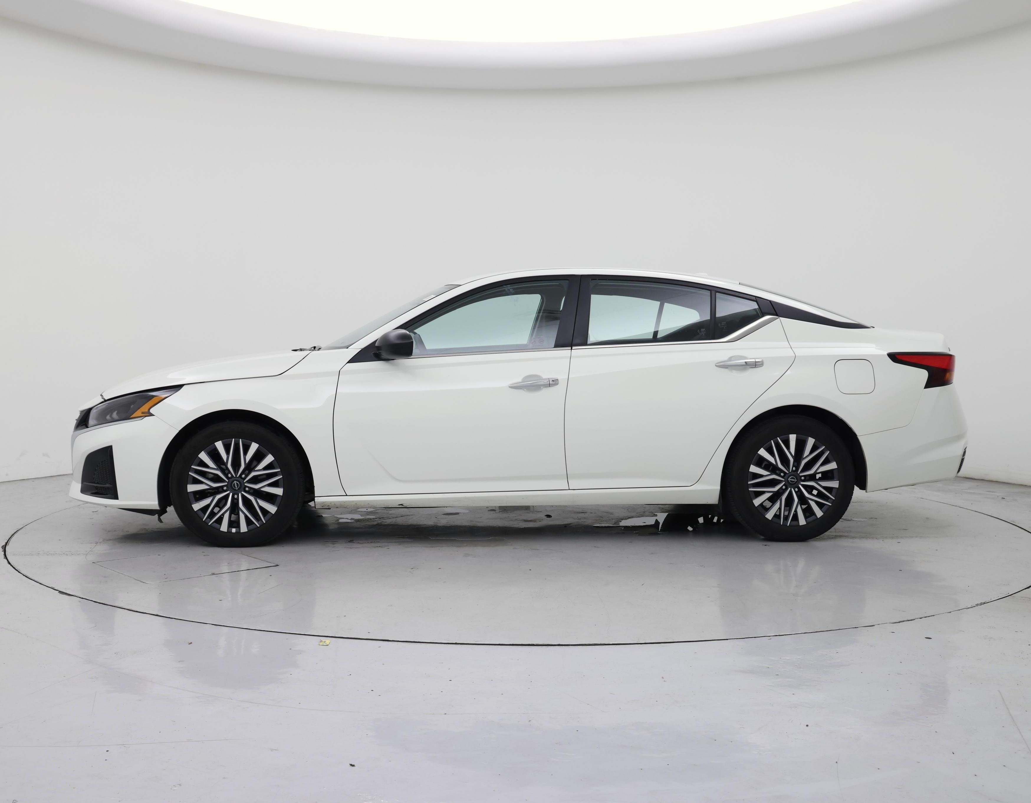 Thumbnail: 2025 Nissan Altima - 3