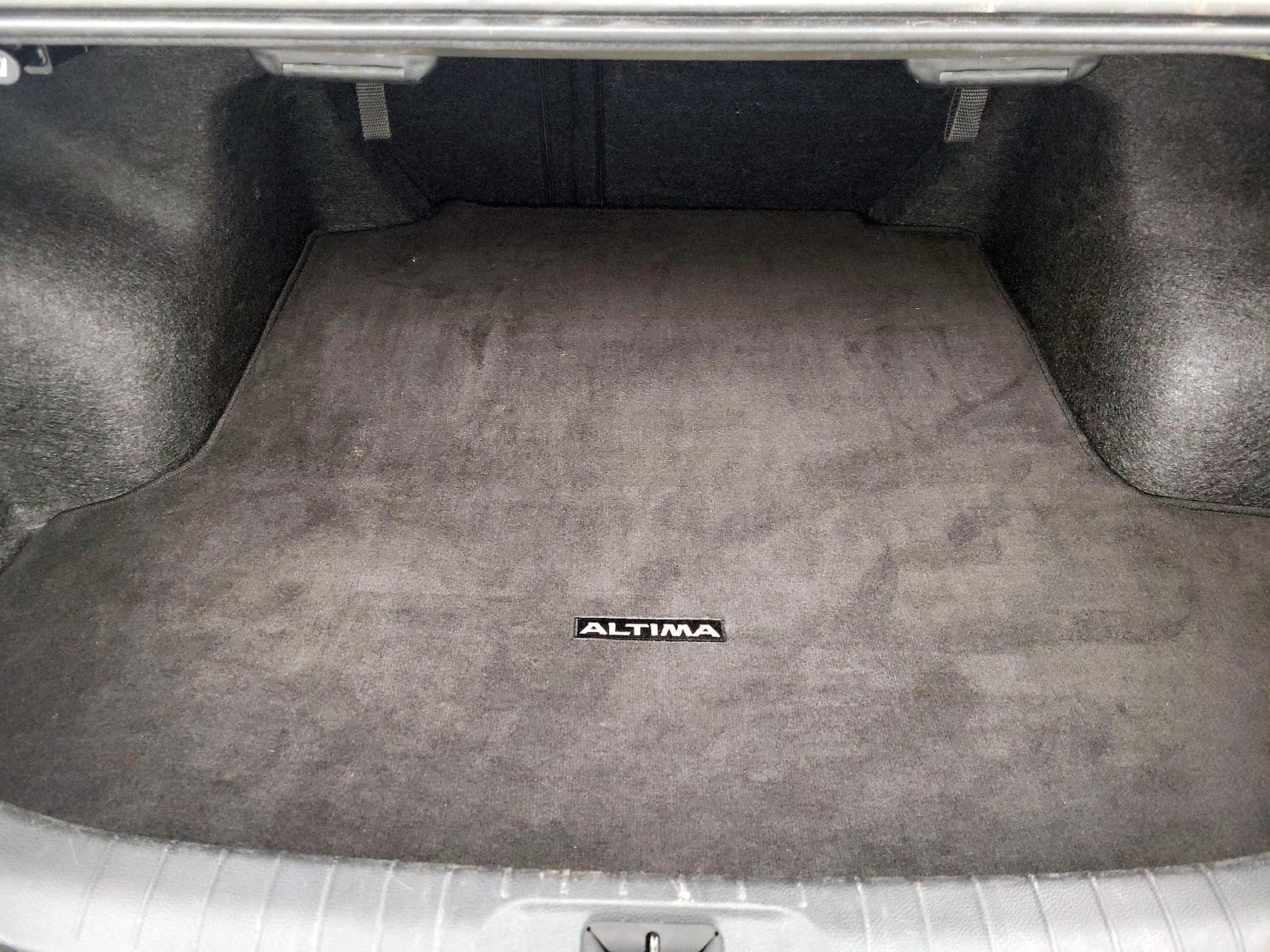 2025 Nissan Altima SV - Photo 21
