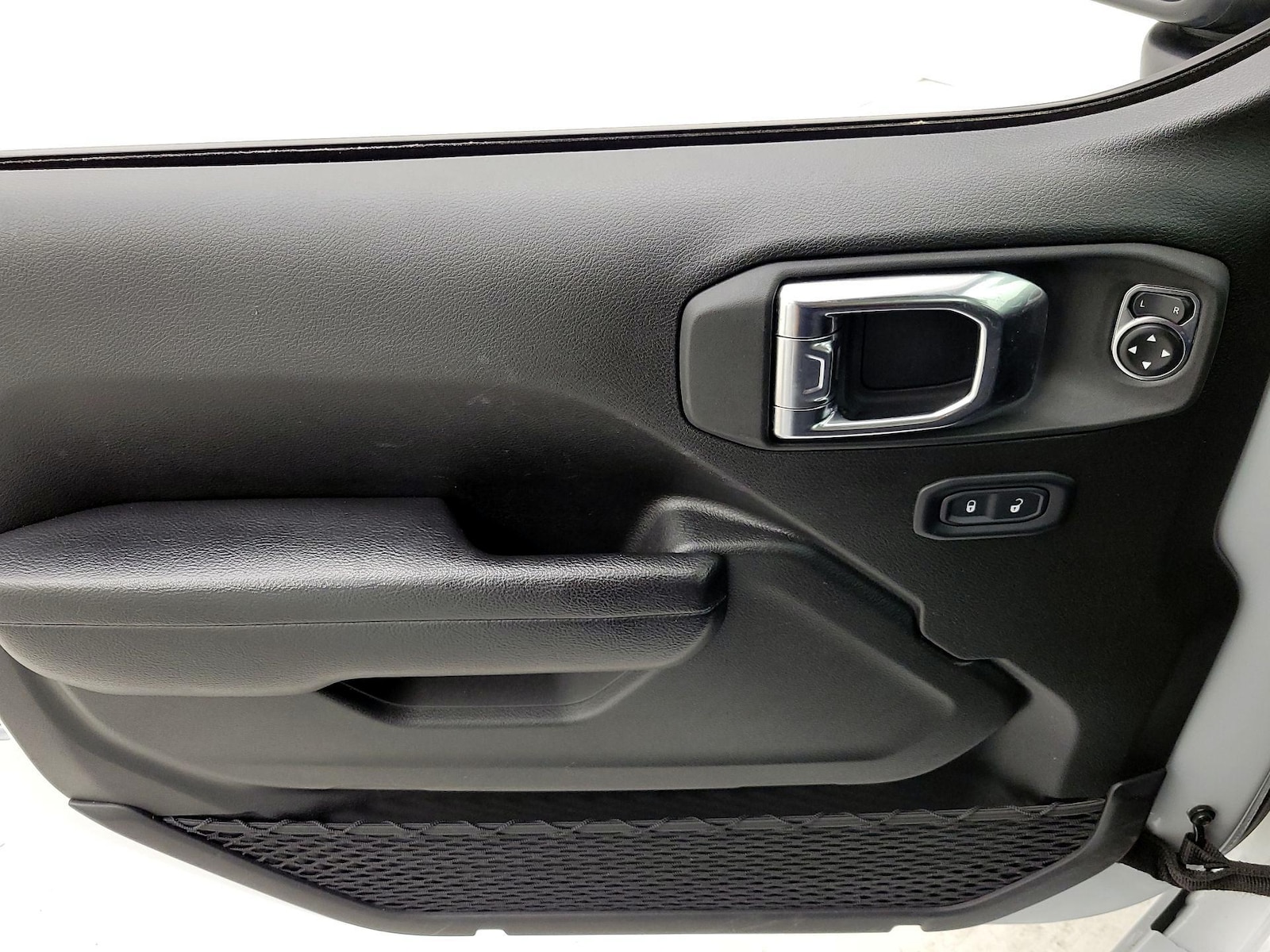 2025 Jeep Wrangler 4-Door Sport S - Photo 13