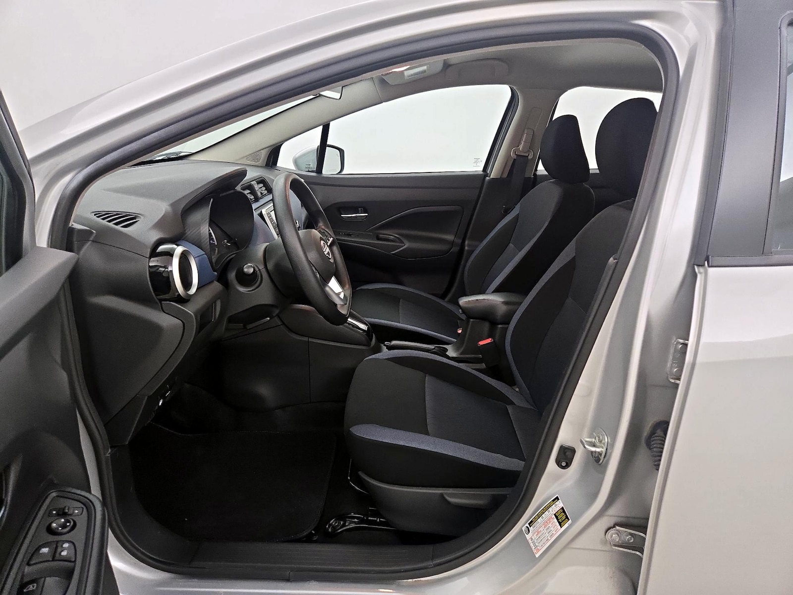 2025 Nissan Versa Sedan SV - Photo 12
