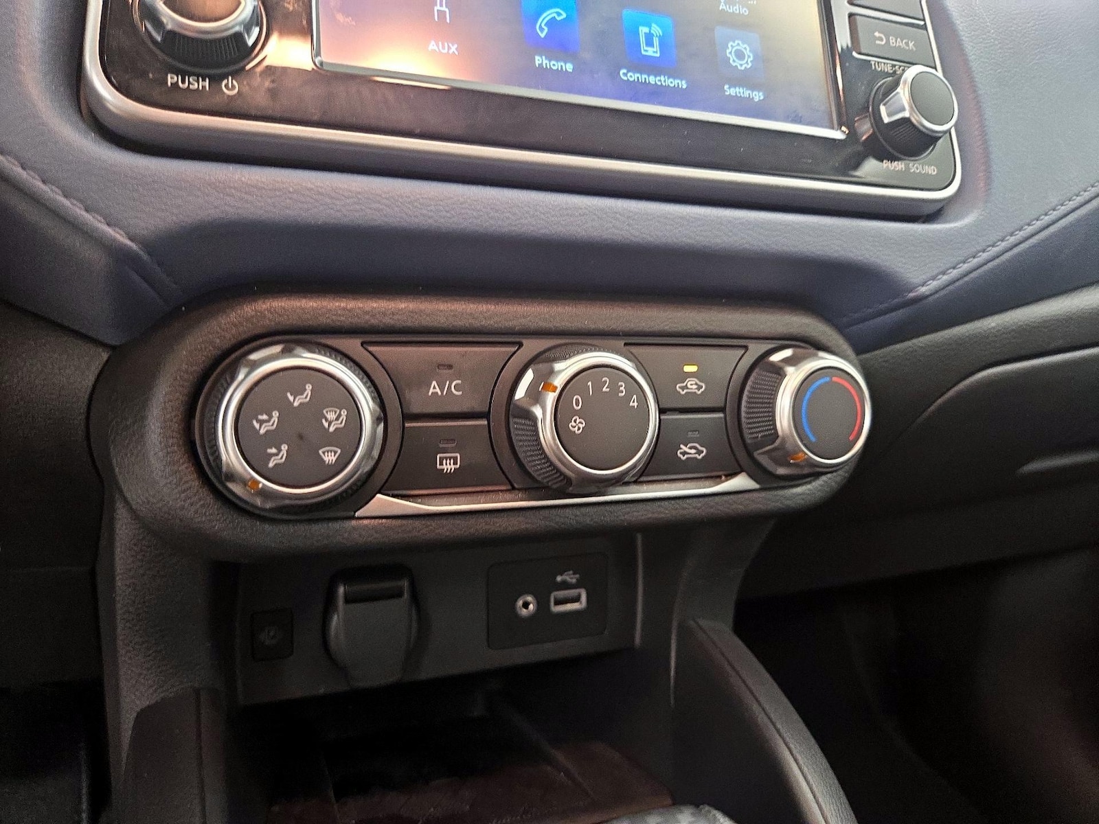 2025 Nissan Versa Sedan SV - Photo 16