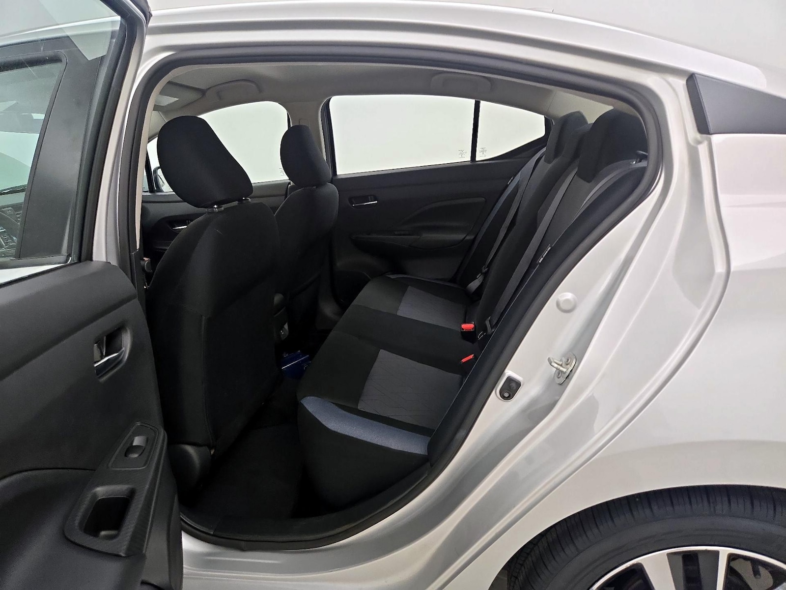 2025 Nissan Versa Sedan SV - Photo 19