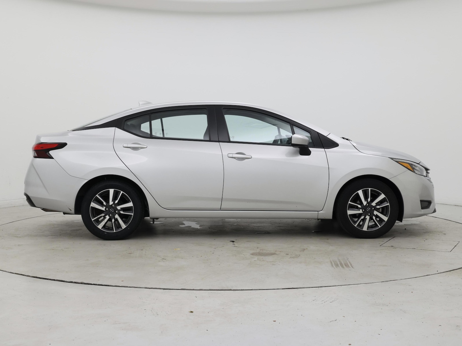 2025 Nissan Versa Sedan SV - Photo 8