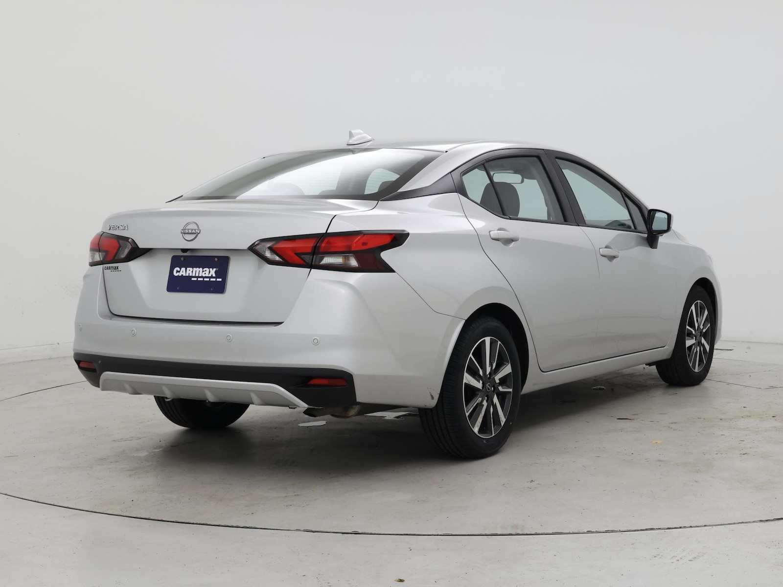 2025 Nissan Versa Sedan SV - Photo 9