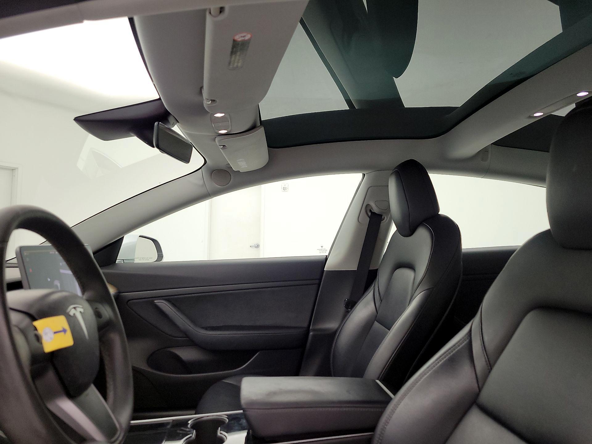 Thumbnail: 2020 Tesla Model 3 - 16