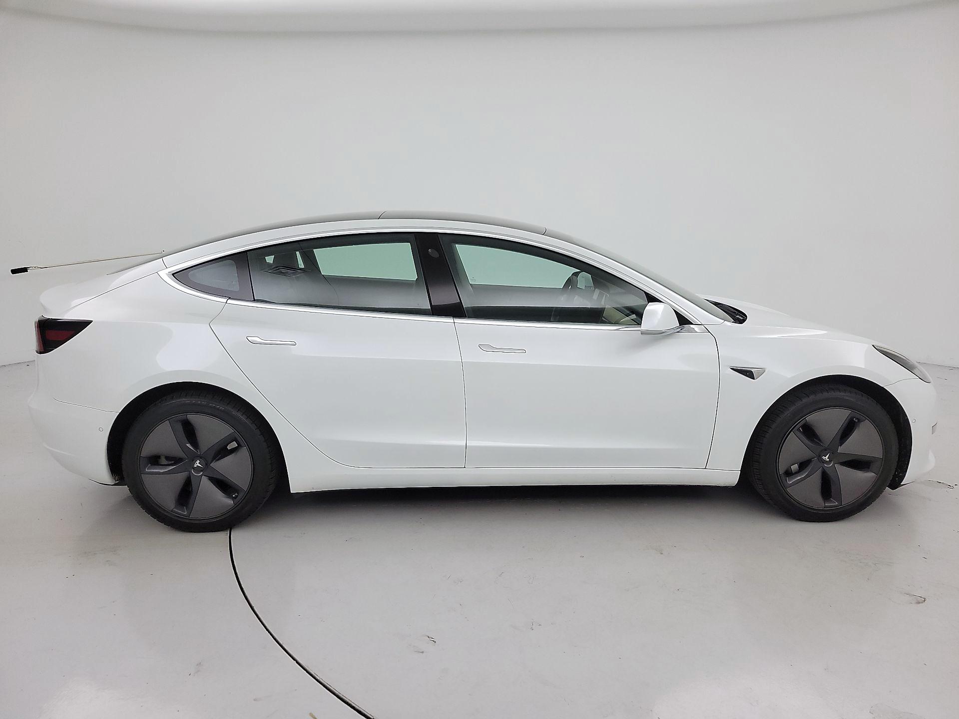 Thumbnail: 2020 Tesla Model 3 - 4