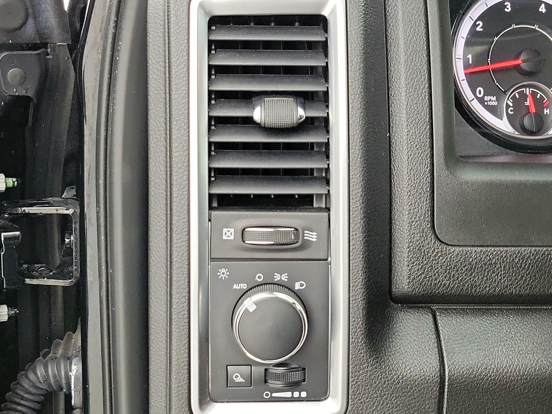 Thumbnail: 2024 RAM 1500 Classic - 13