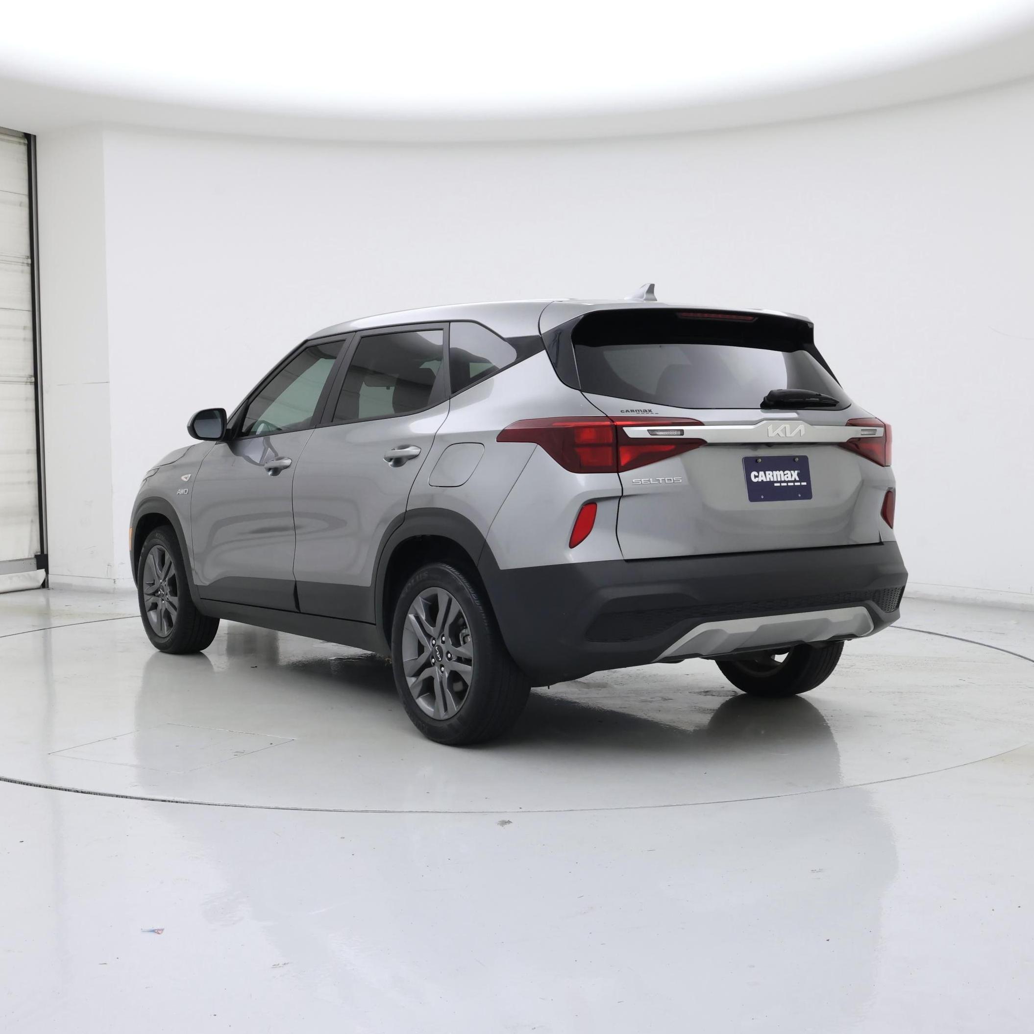 Thumbnail: 2023 Kia Seltos - 2
