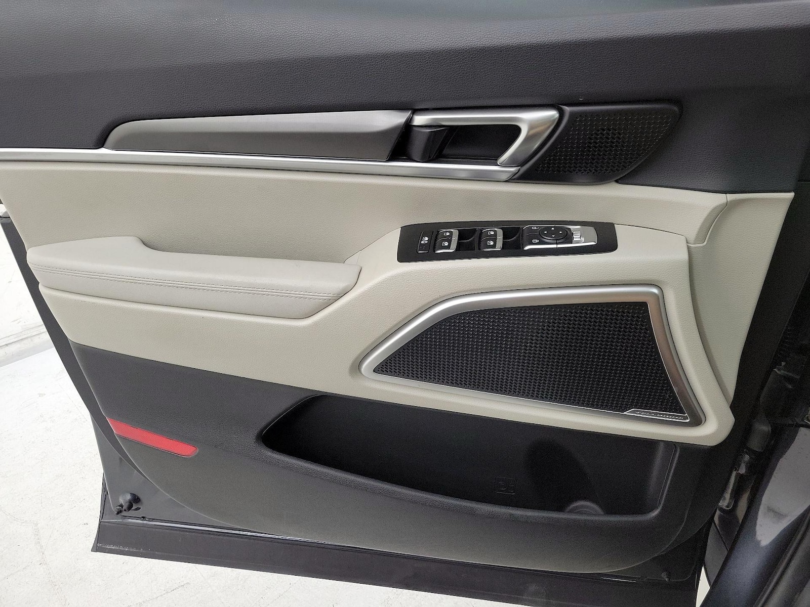 2023 Kia Telluride S - Photo 13