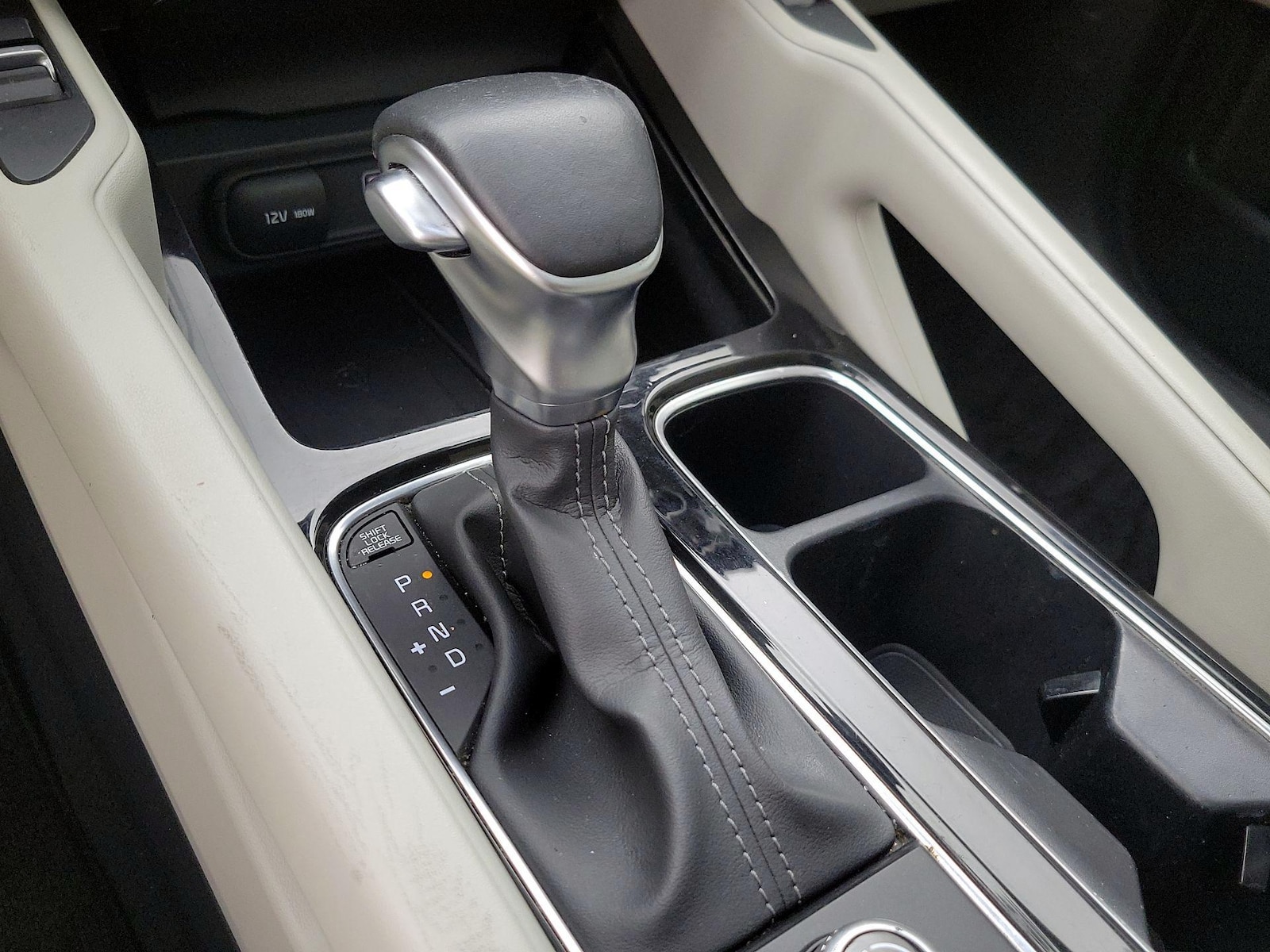 2023 Kia Telluride S - Photo 19