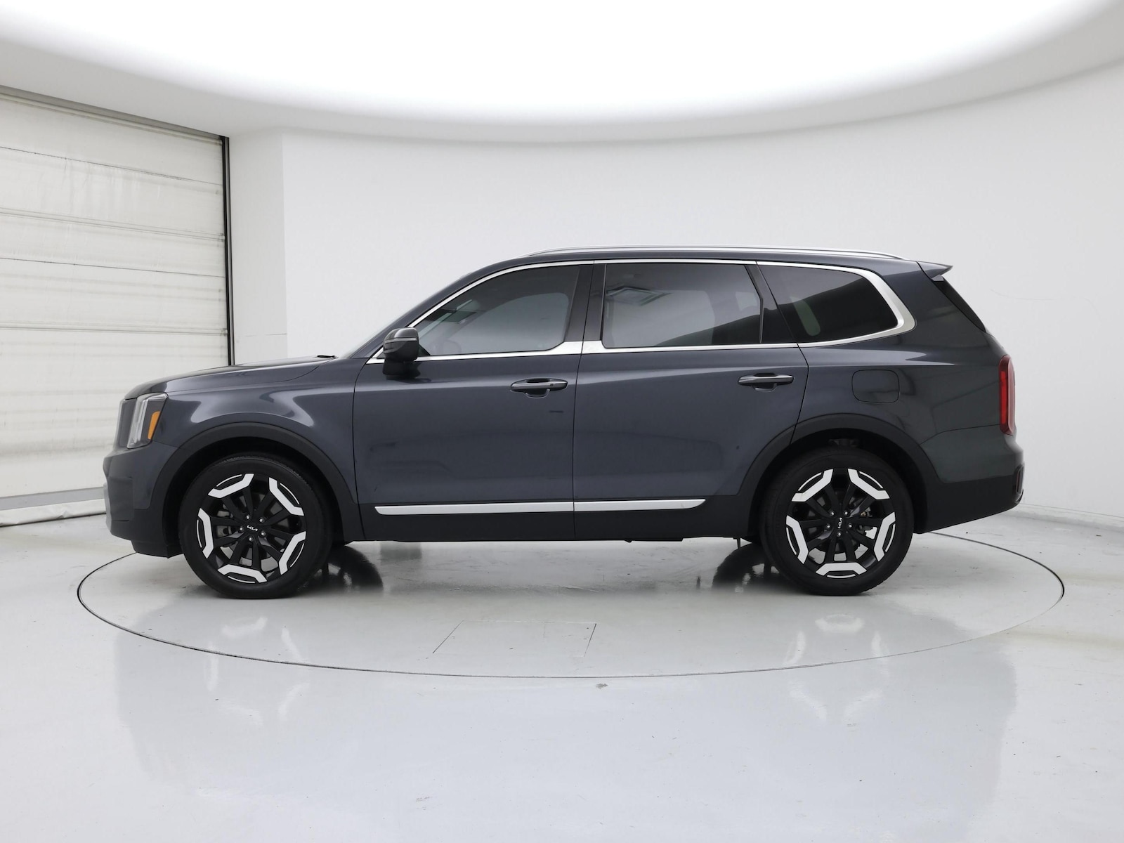 2023 Kia Telluride S - Photo 4