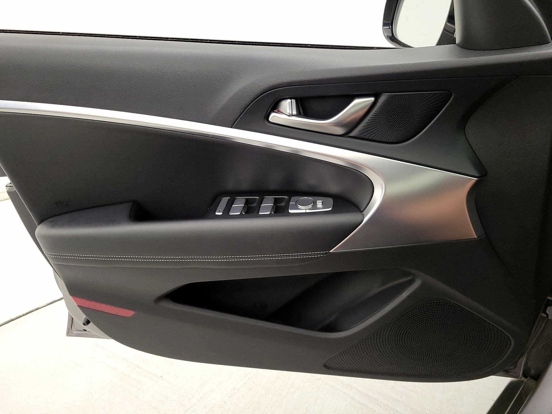 Thumbnail: 2025 Genesis G70 - 12