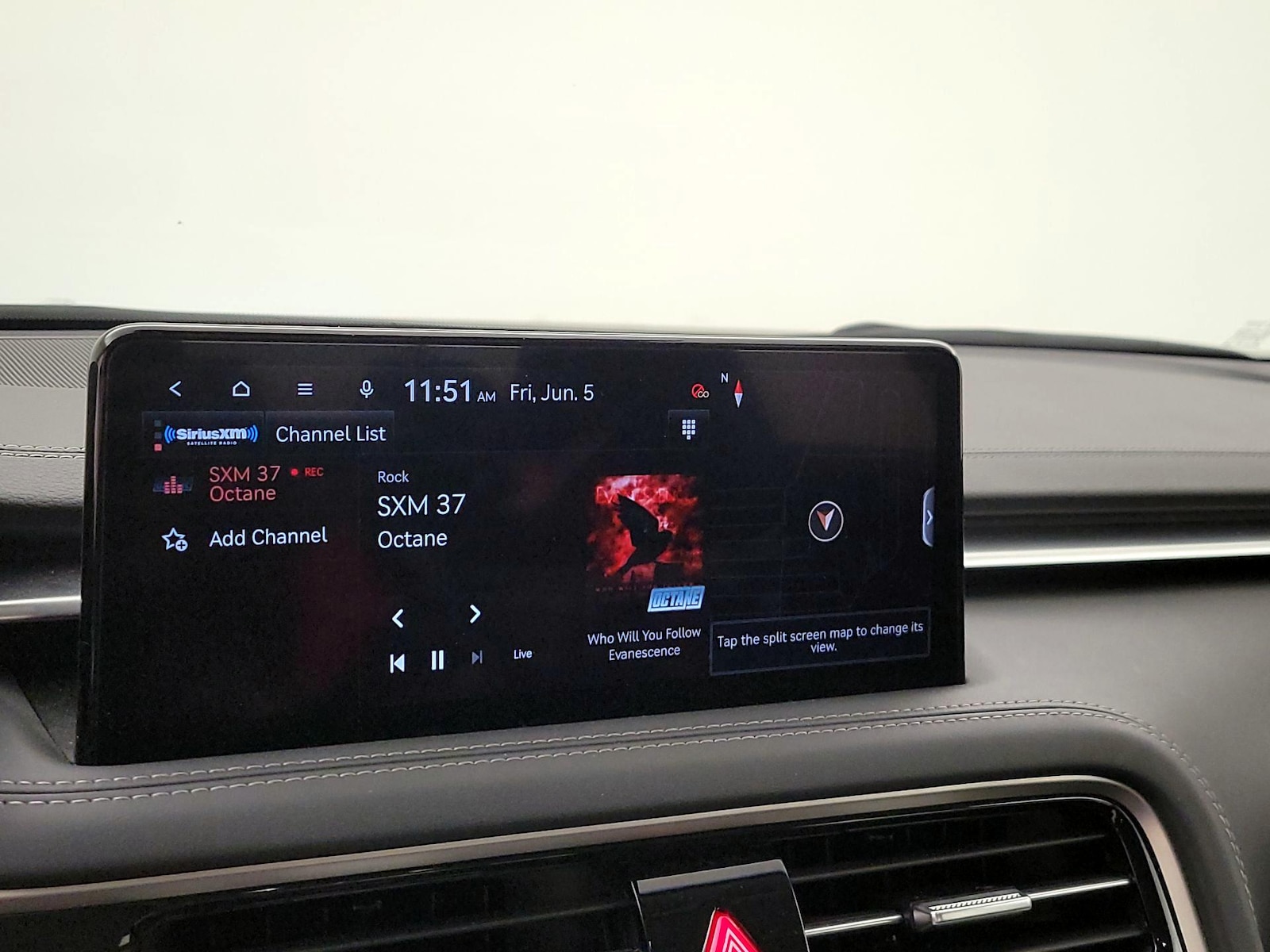 2025 GENESIS G70 Standard - Photo 17