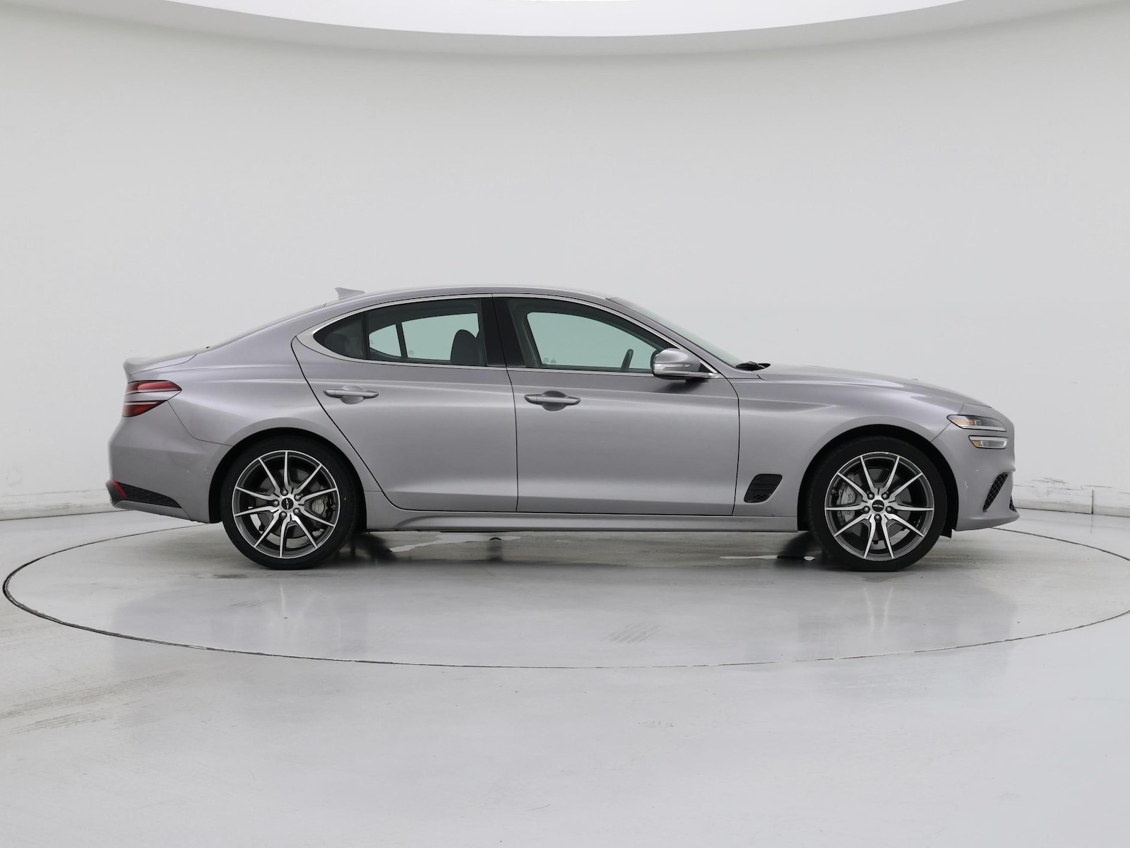 2025 GENESIS G70 Standard - Photo 8