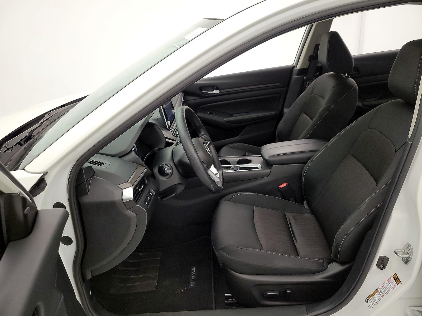 2025 Nissan Altima SV - Photo 12