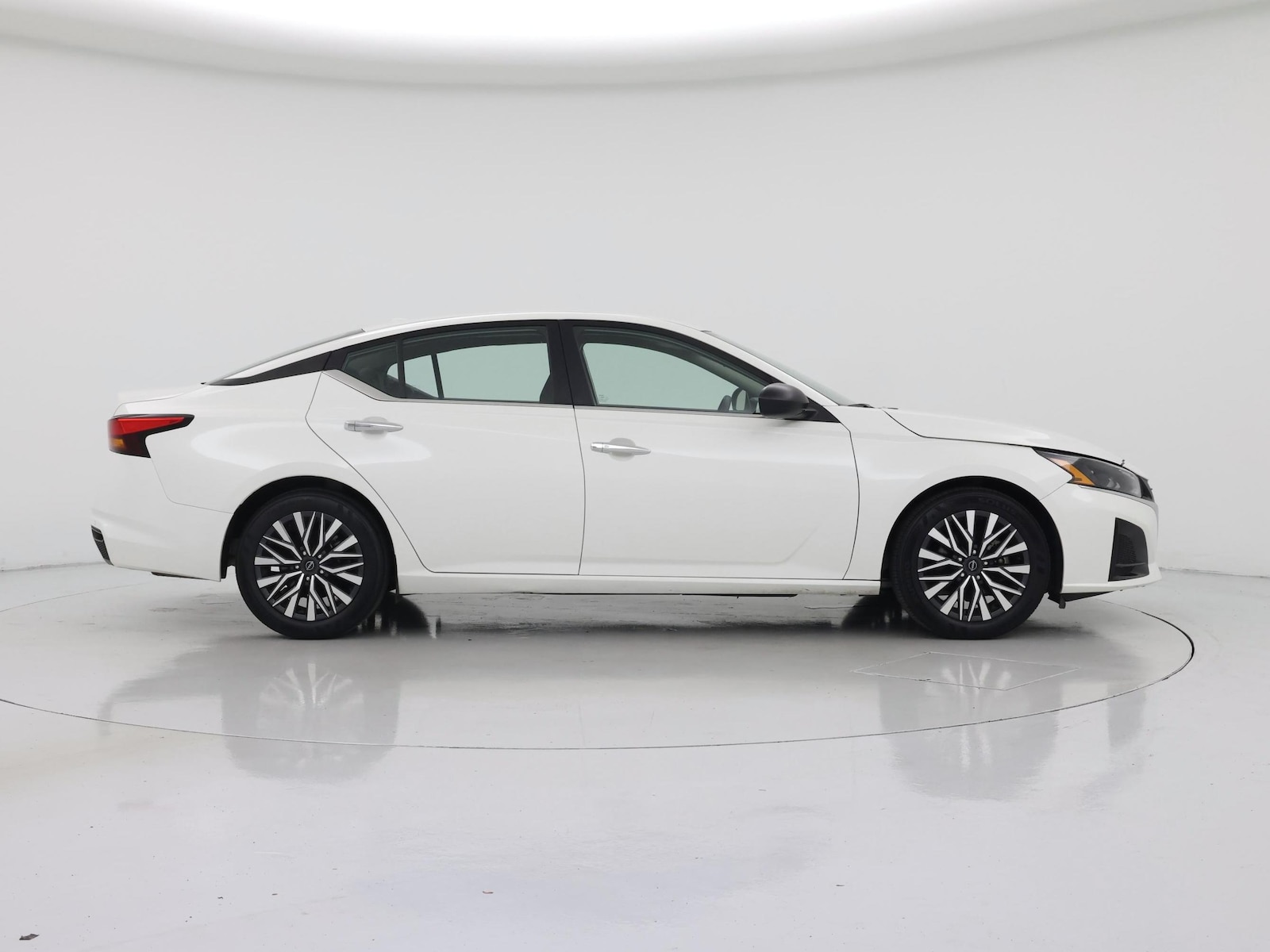 2025 Nissan Altima SV - Photo 8