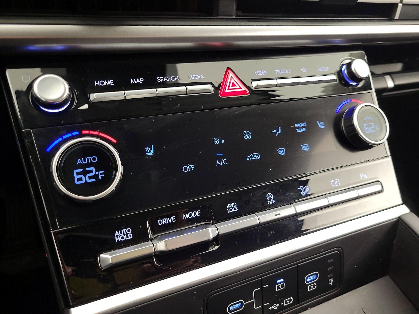 2025 Hyundai Santa Fe SEL - Photo 17