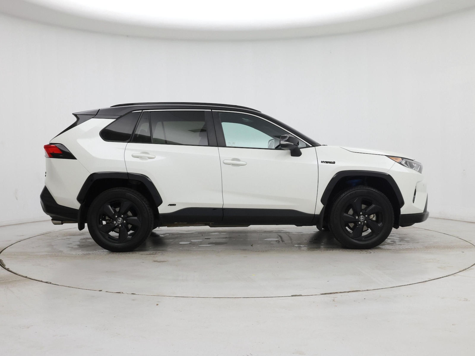 2020 Toyota RAV4 XSE - Photo 8