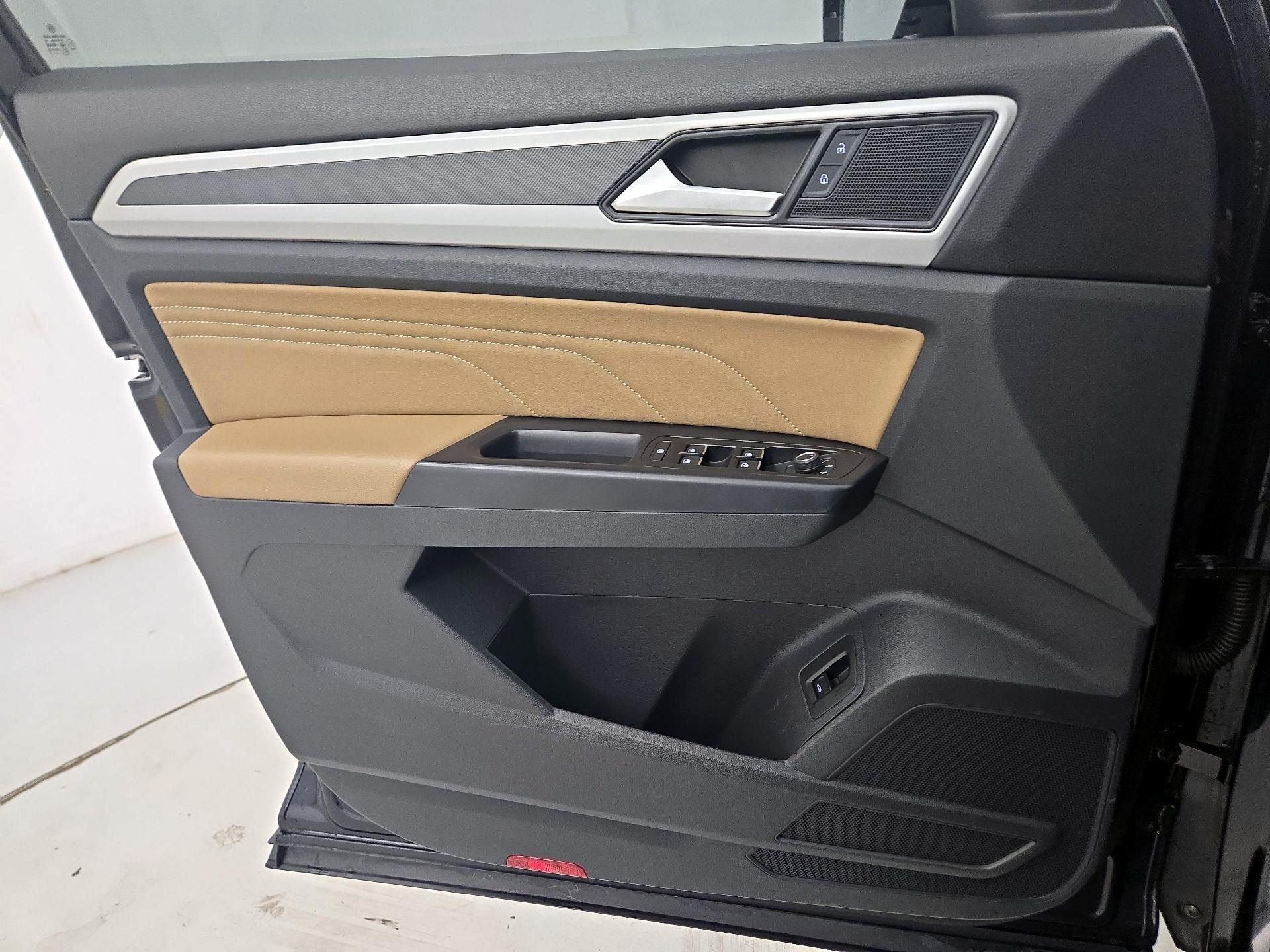 Thumbnail: 2021 Volkswagen Atlas - 12