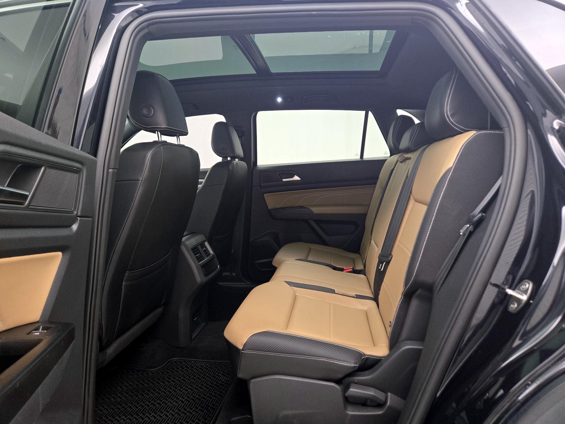 Thumbnail: 2021 Volkswagen Atlas - 20