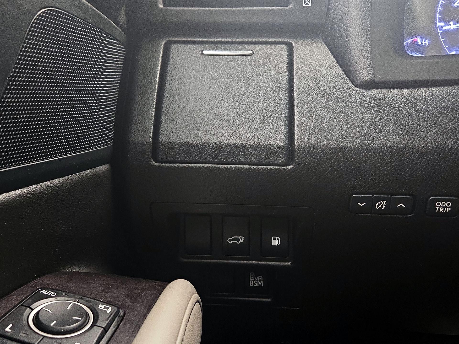 Thumbnail: 2015 Lexus RX - 13