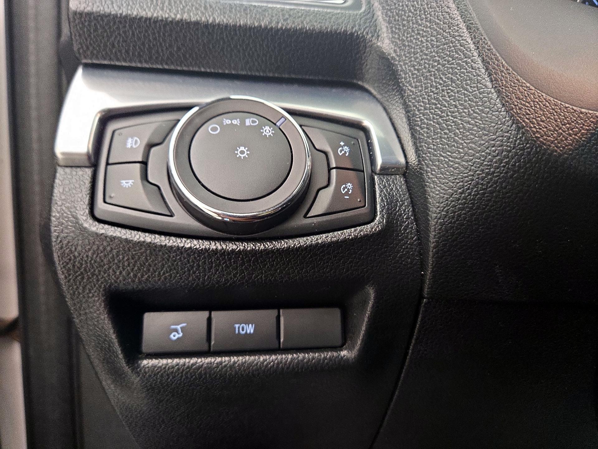 Thumbnail: 2017 Ford Explorer - 13