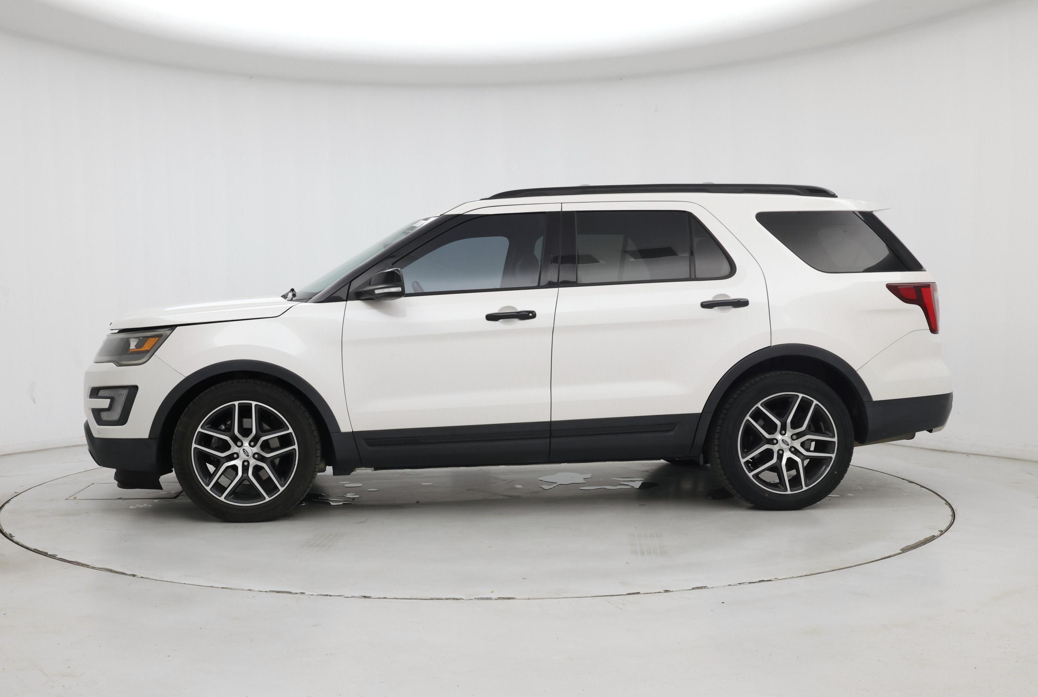 Thumbnail: 2017 Ford Explorer - 3