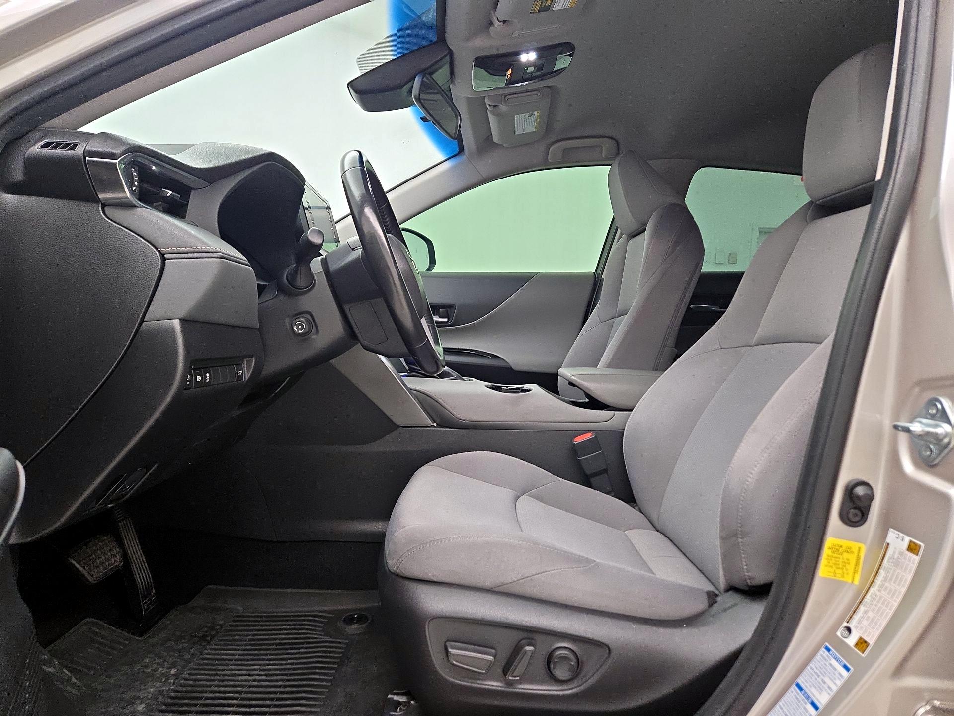 Thumbnail: 2021 Toyota Venza - 11