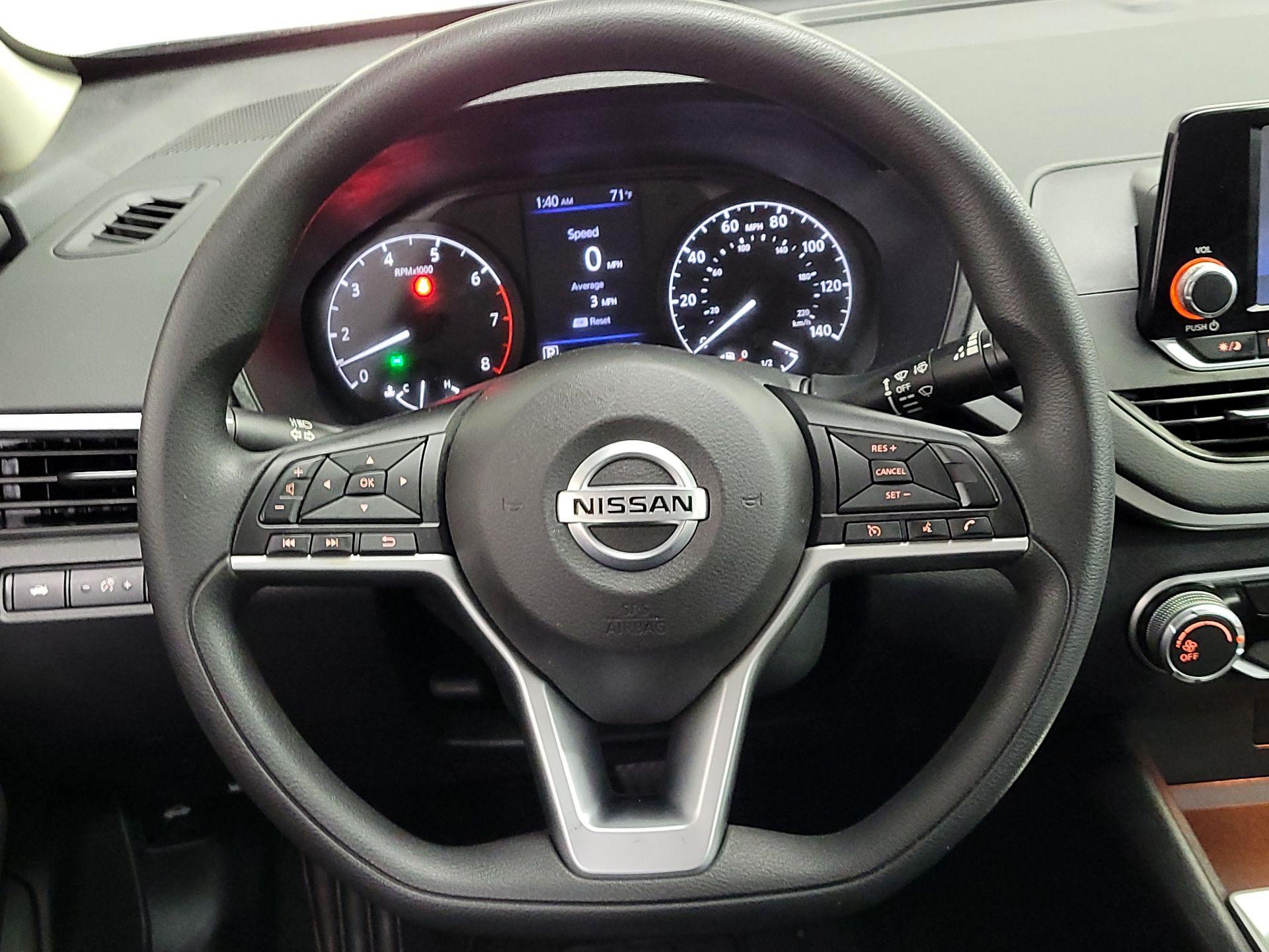 Thumbnail: 2021 Nissan Altima - 10