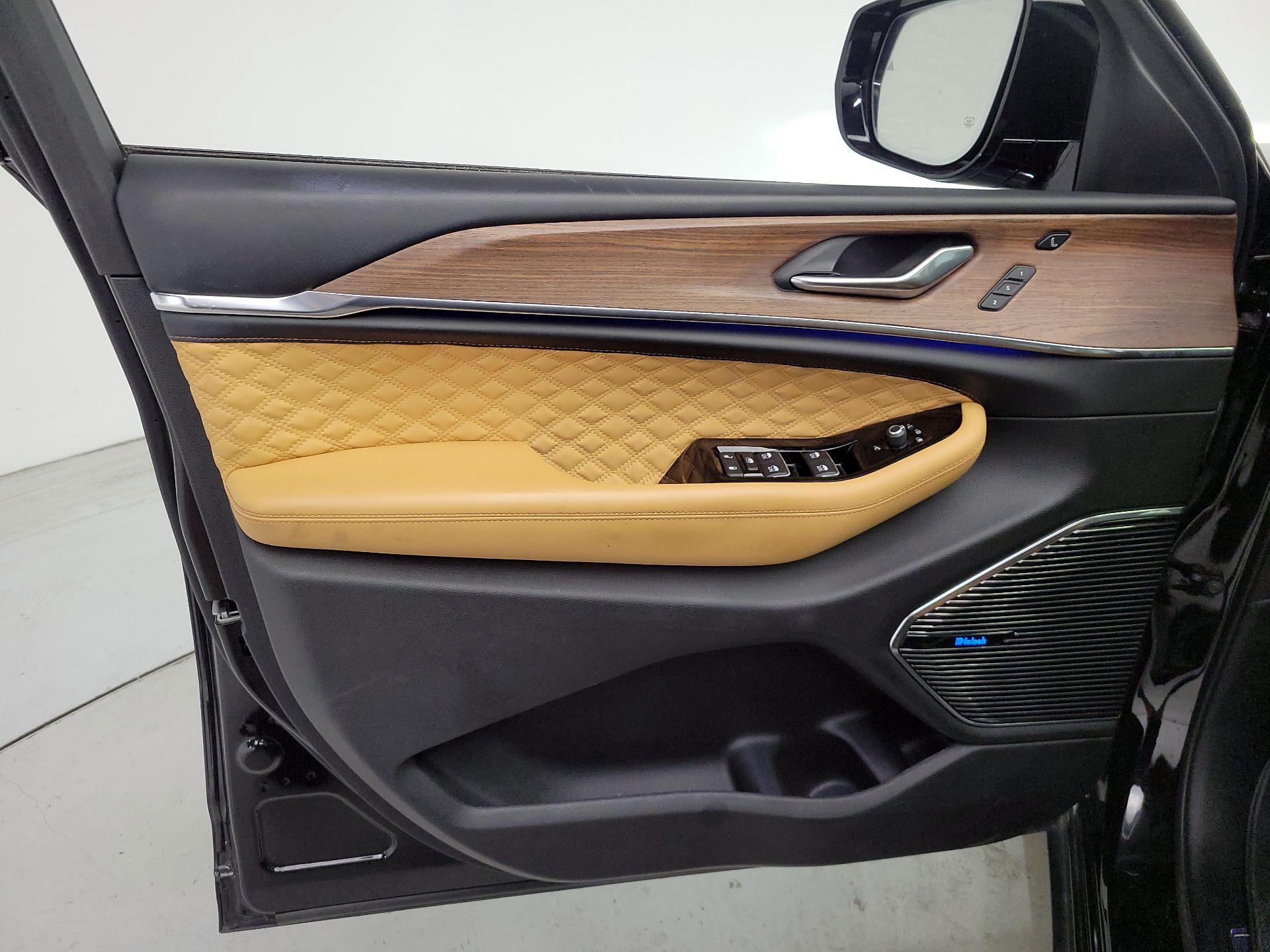 Thumbnail: 2022 Jeep Grand Cherokee - 12