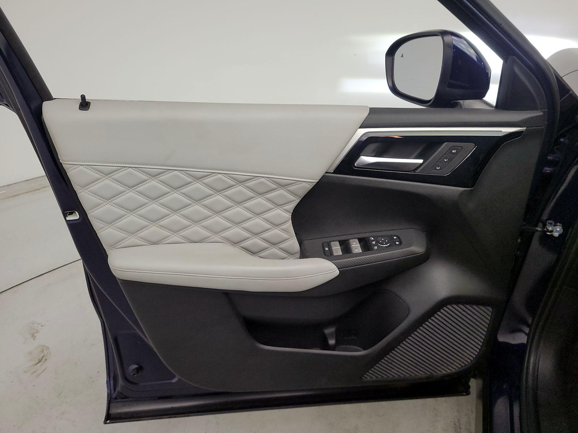 Thumbnail: 2022 Mitsubishi Outlander - 12