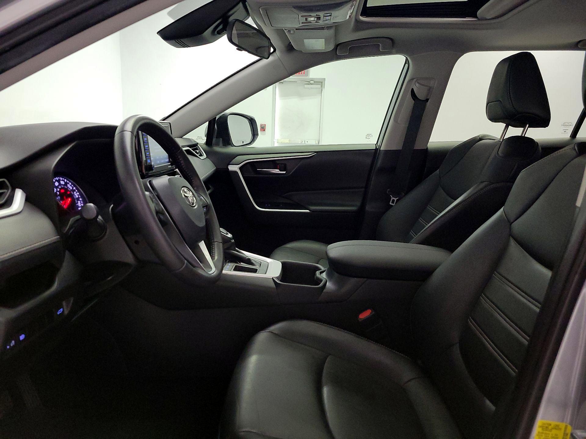 Thumbnail: 2022 Toyota RAV4 - 11