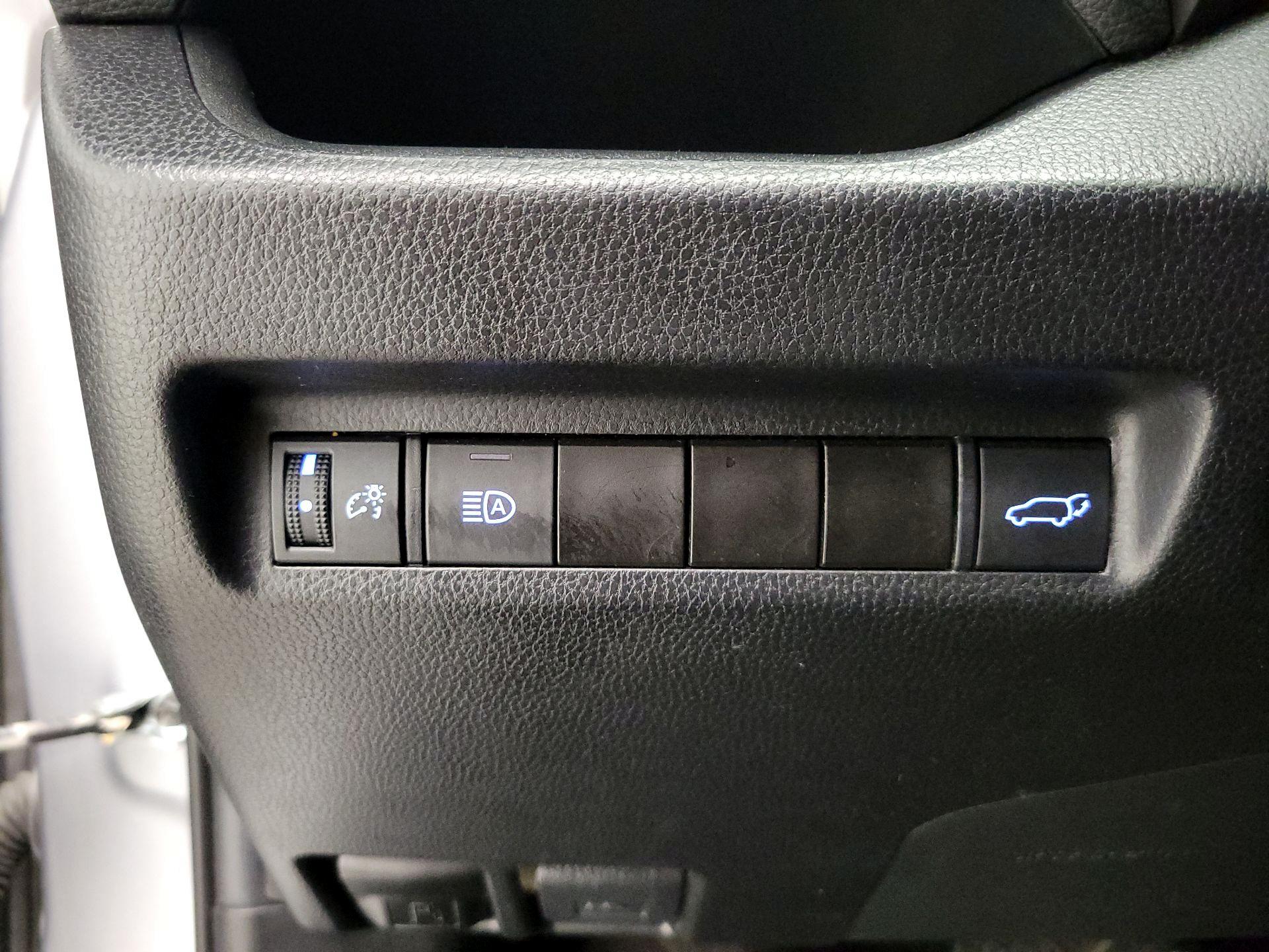 Thumbnail: 2022 Toyota RAV4 - 13