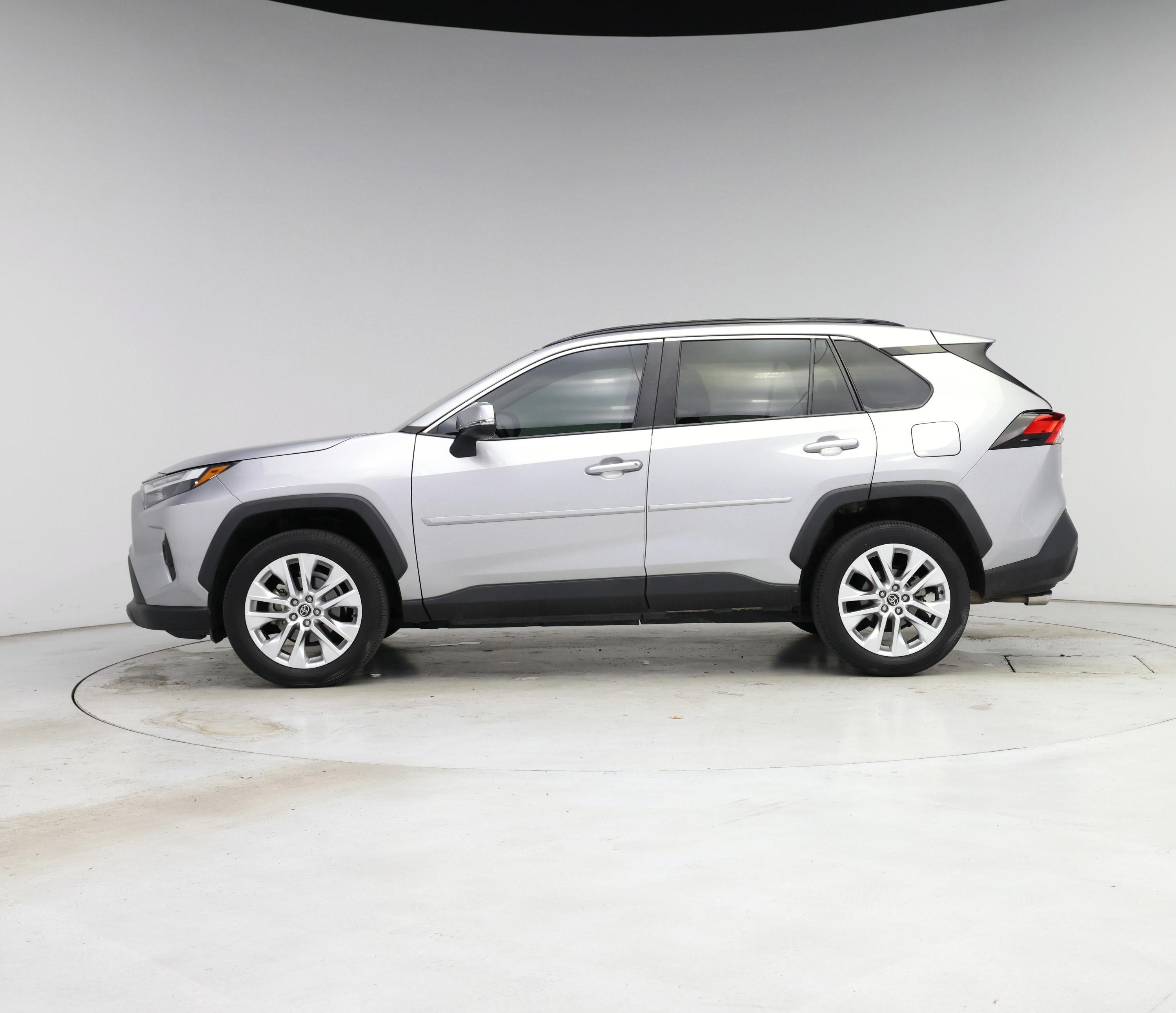 Thumbnail: 2022 Toyota RAV4 - 3