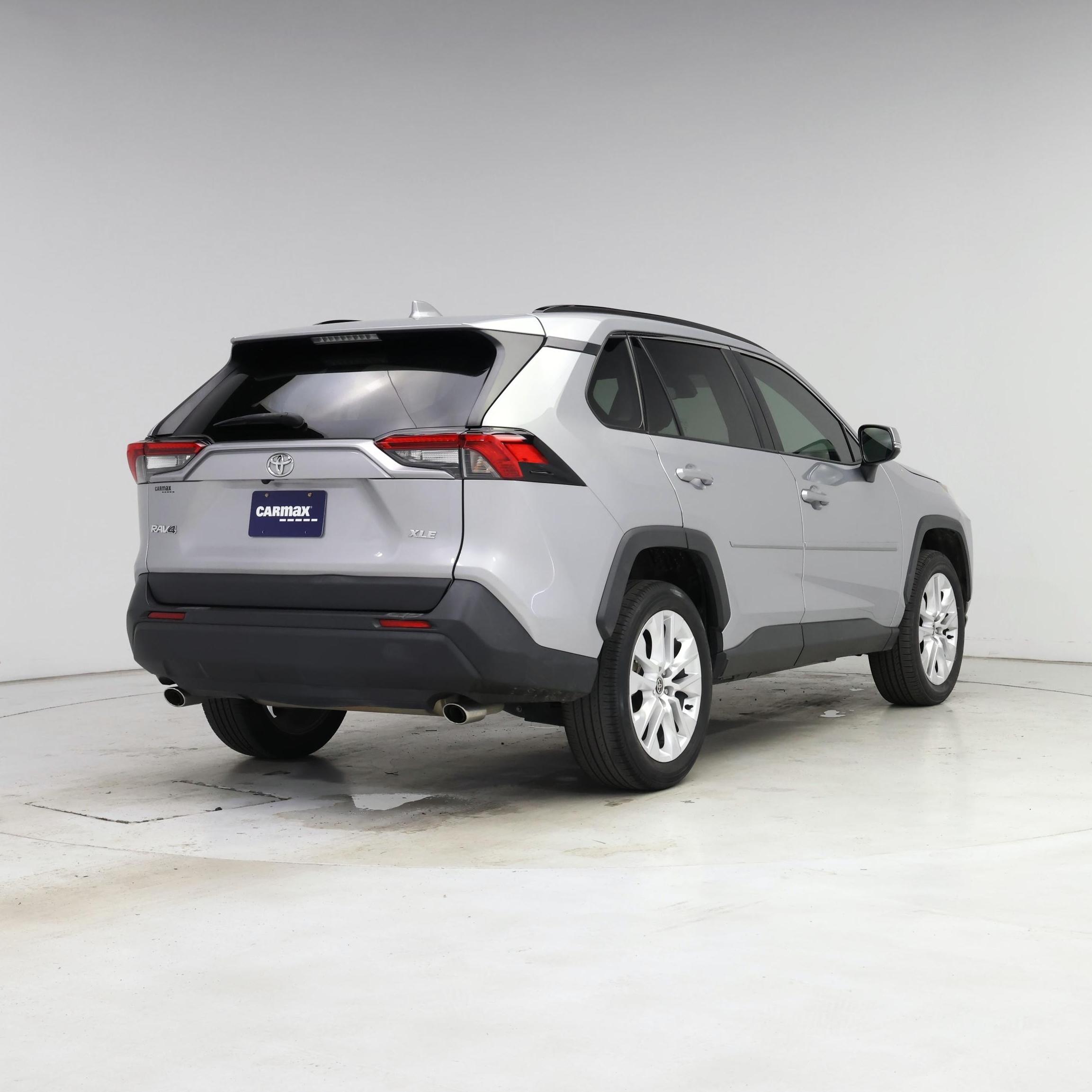 Thumbnail: 2022 Toyota RAV4 - 8