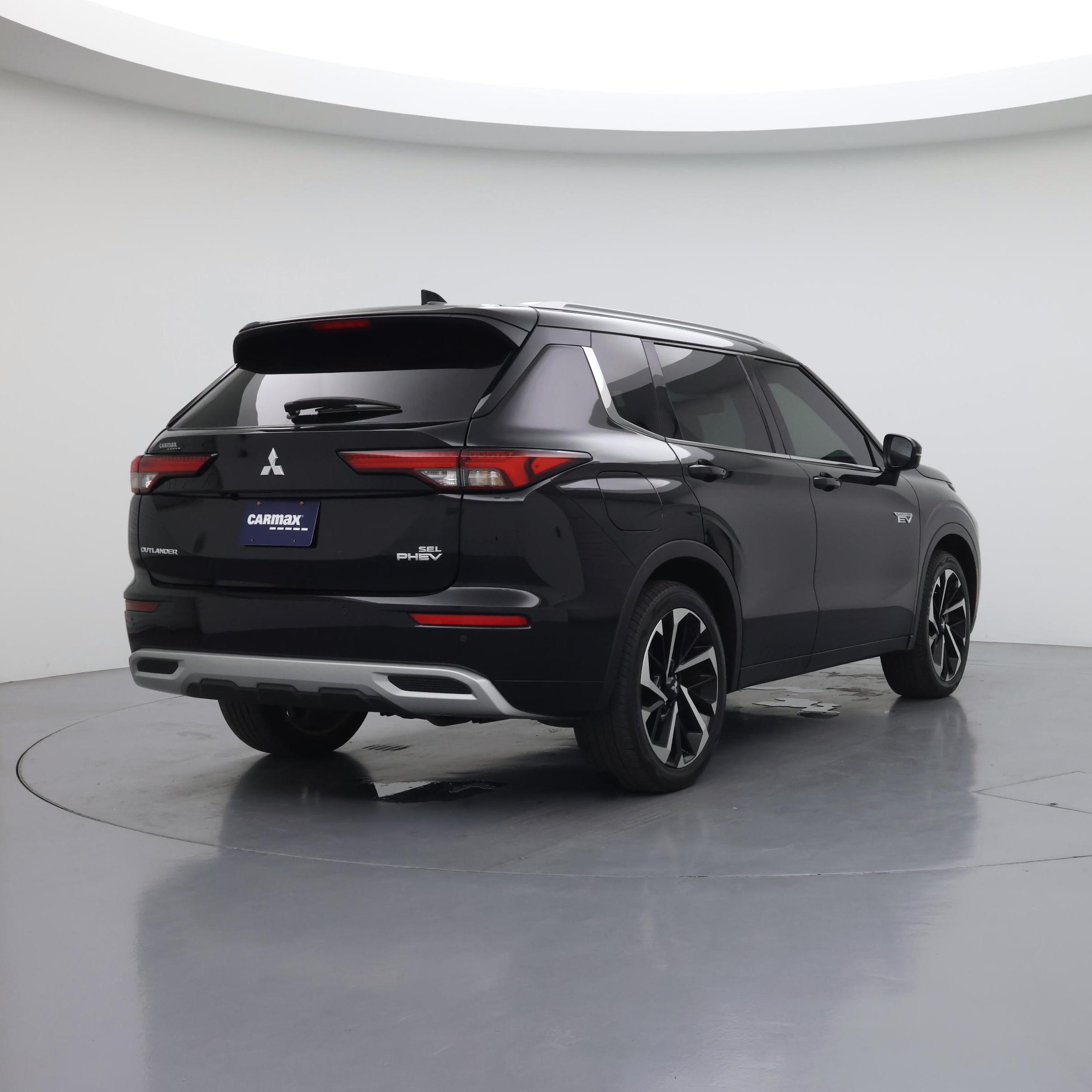 Thumbnail: 2023 Mitsubishi Outlander - 8